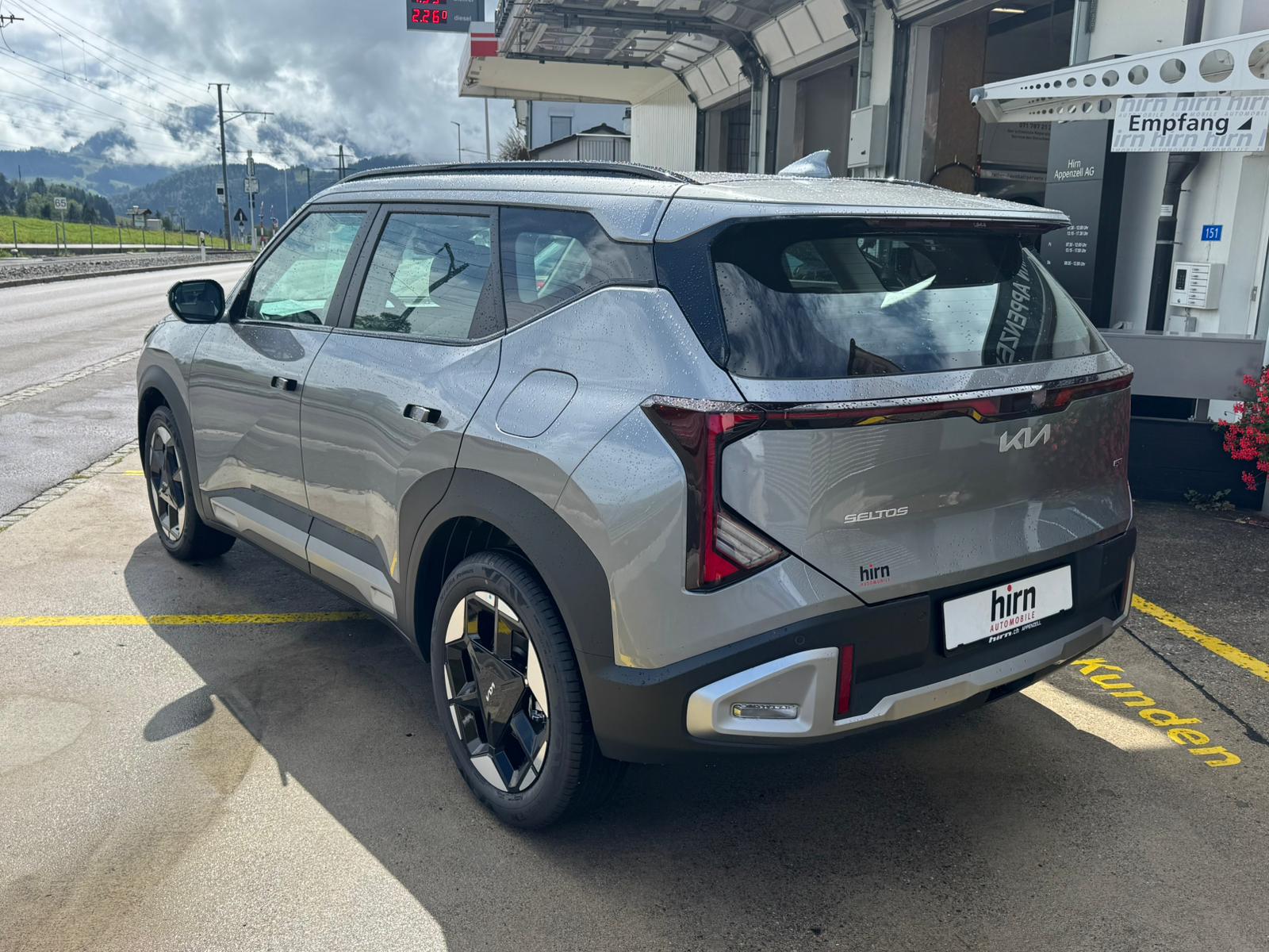 KIA Seltos 1.6 T-GDi Style-image-3