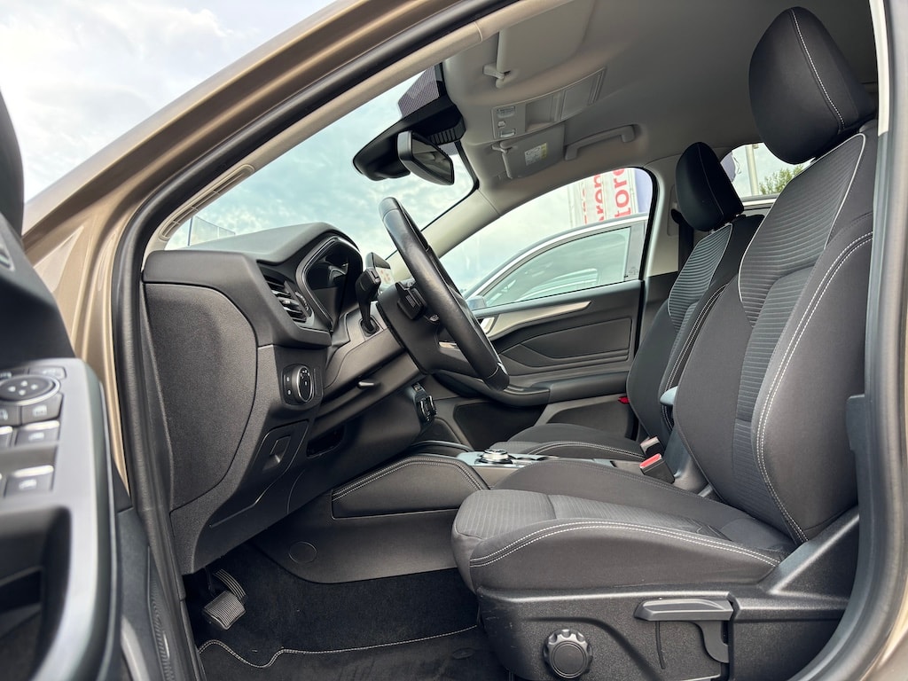 FORD Focus 1.5 SCTi Titanium Automatic-image-6