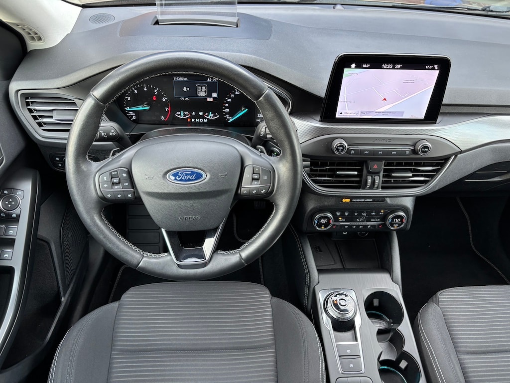 FORD Focus 1.5 SCTi Titanium Automatic-image-10