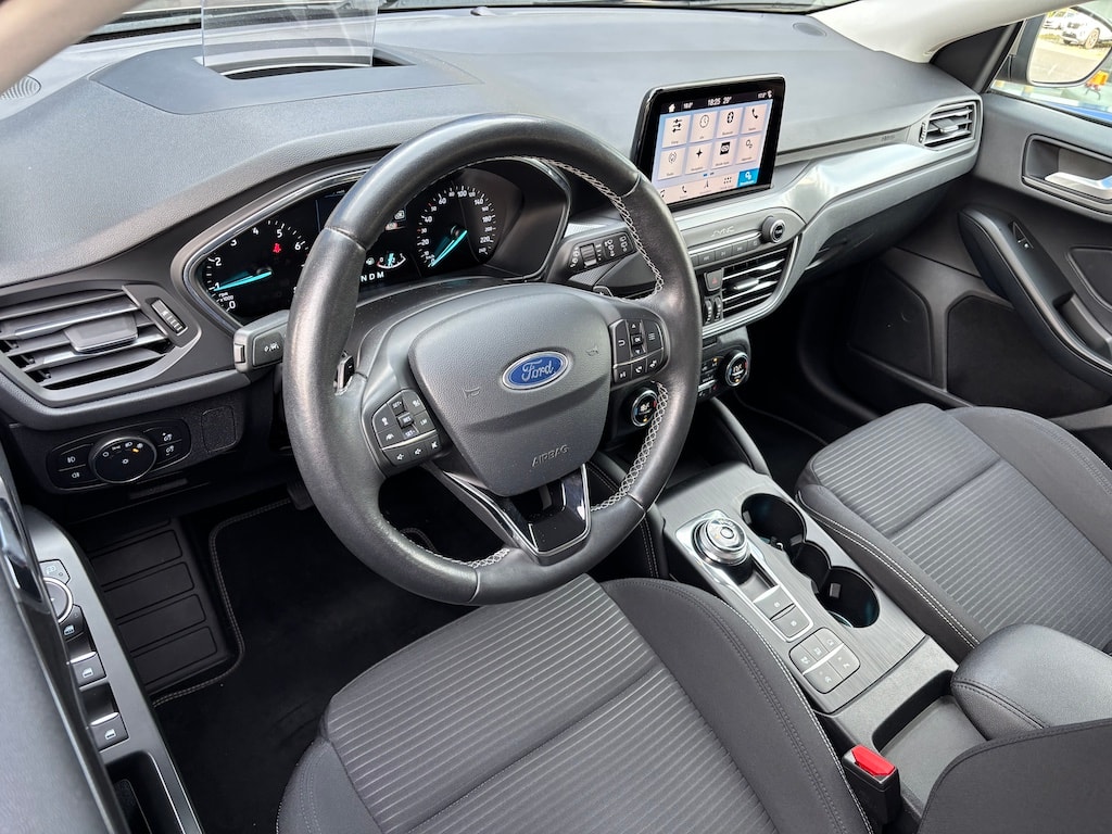 FORD Focus 1.5 SCTi Titanium Automatic-image-9