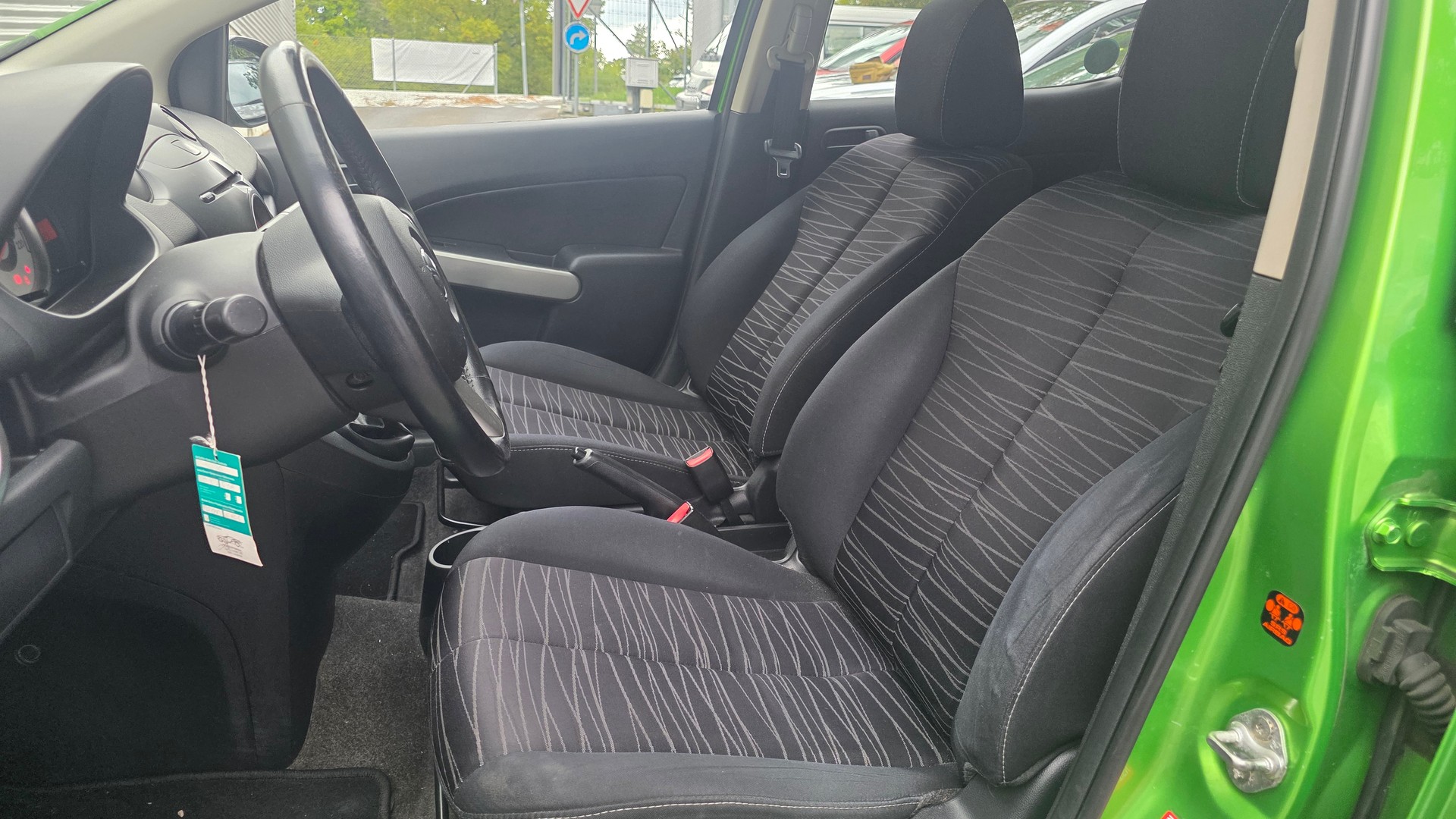 MAZDA 2 1.3i 16V Exclusive-image-3