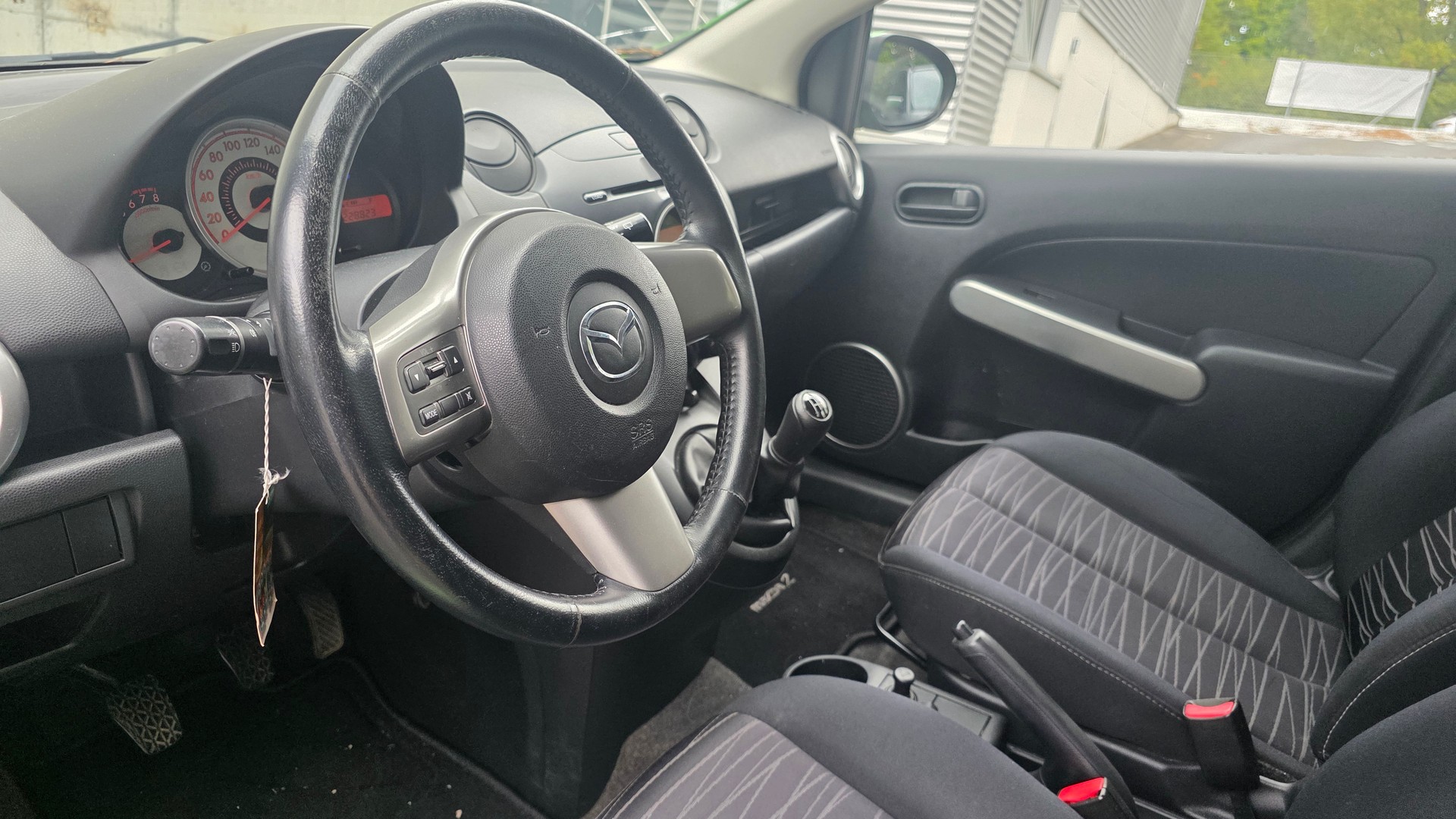 MAZDA 2 1.3i 16V Exclusive-image-4