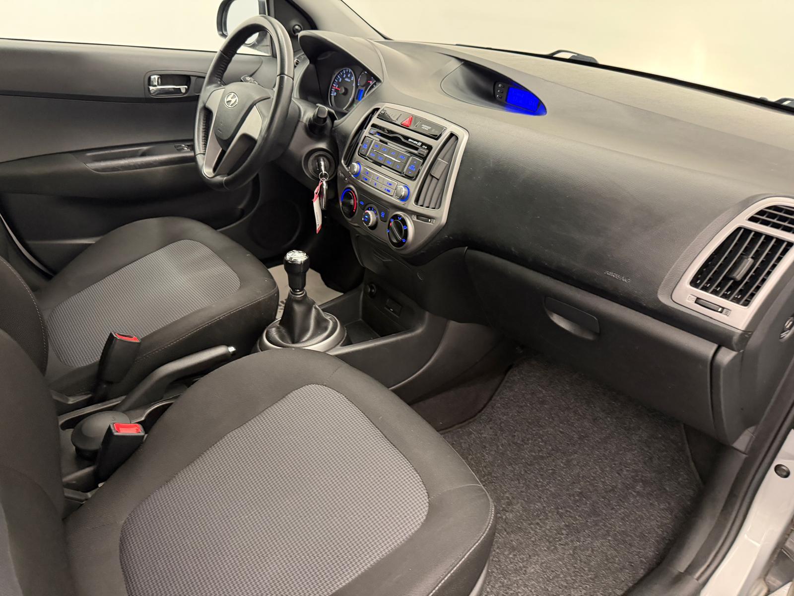 HYUNDAI i20 1.2 Comfort-image-11