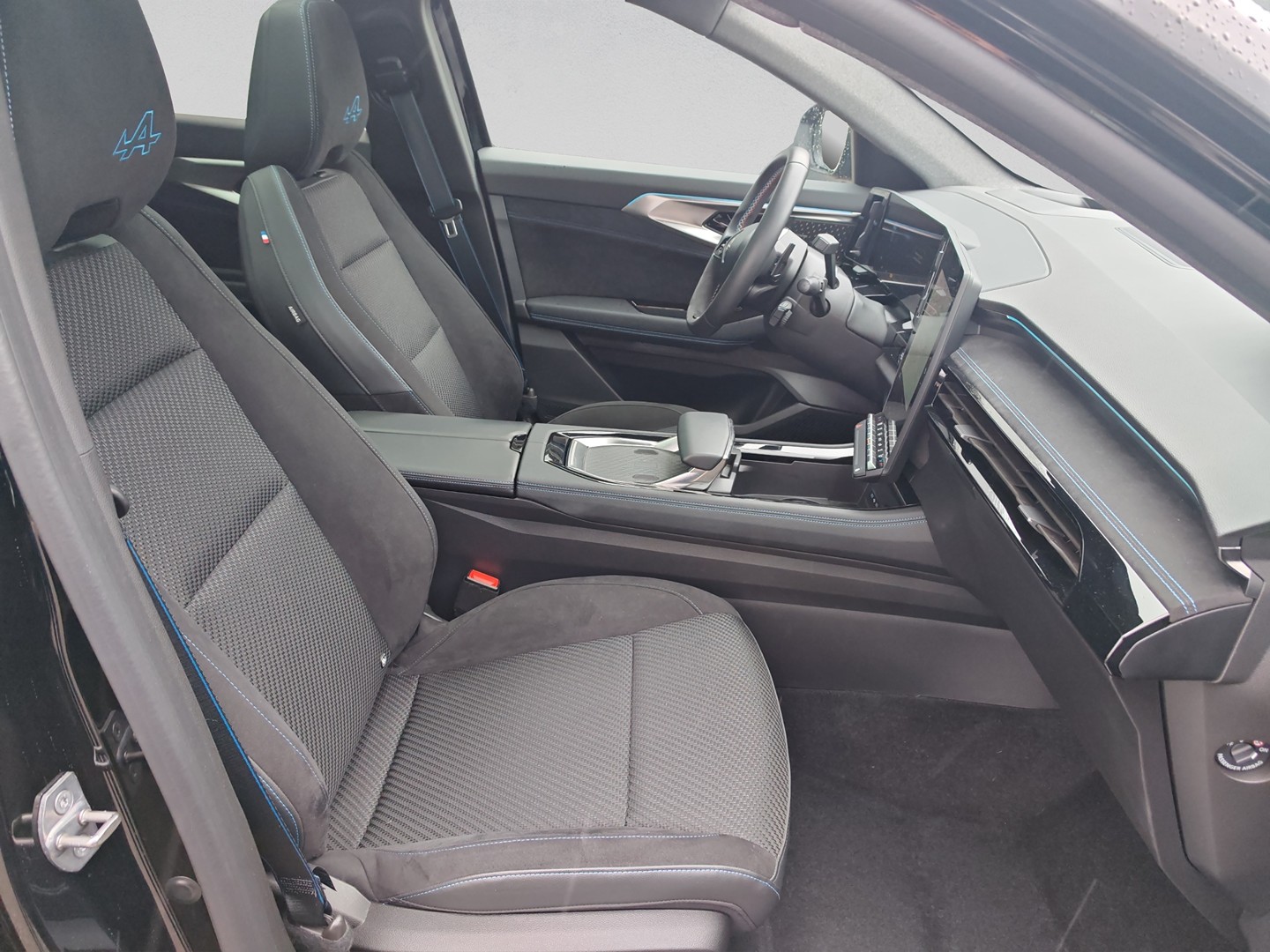 RENAULT Austral 1.2 HEV 200 Iconic Esprit Alpine A-image-16