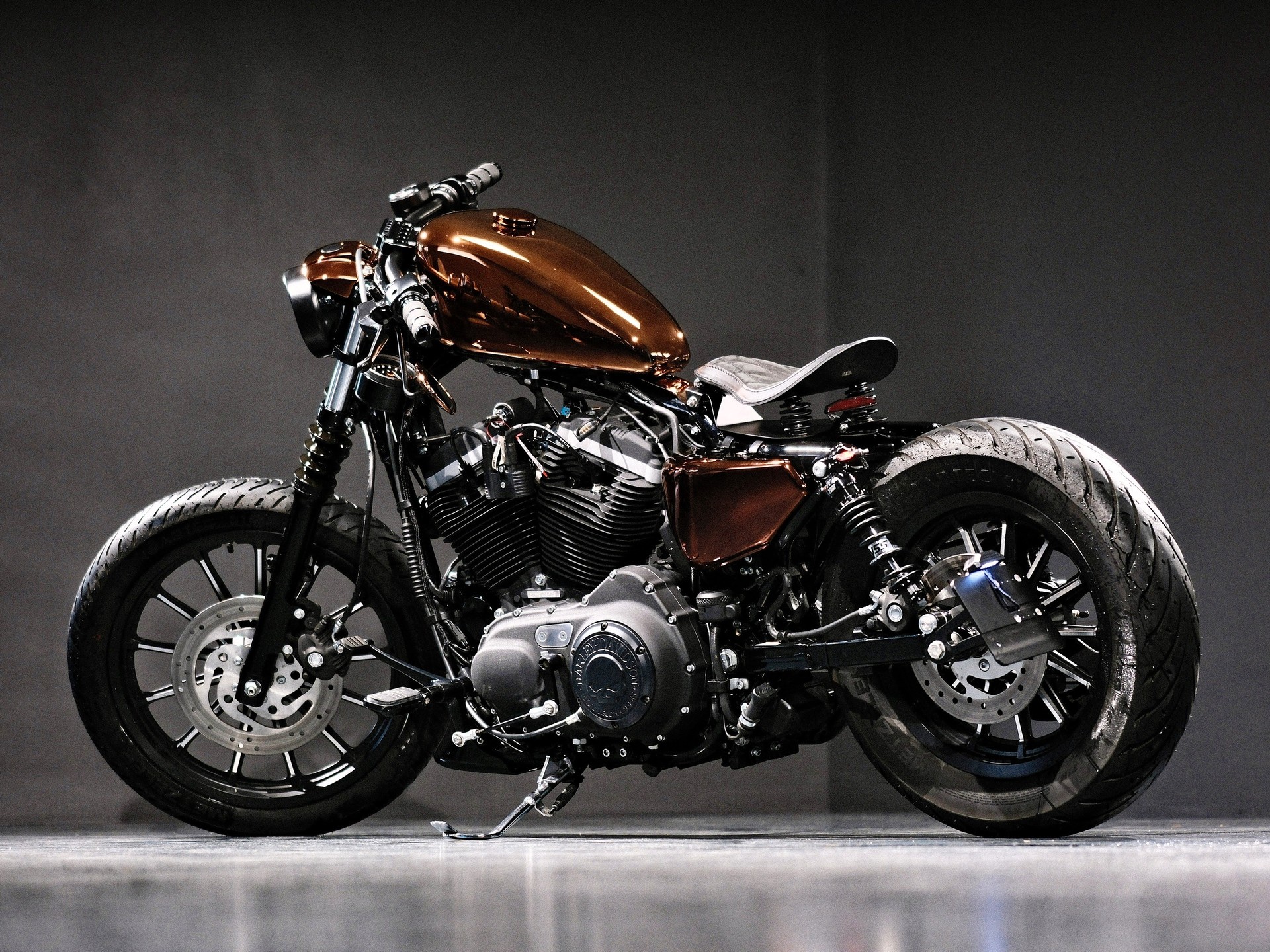 HARLEY-DAVIDSON XL 883 N Sportster Iron-showroom-element-3