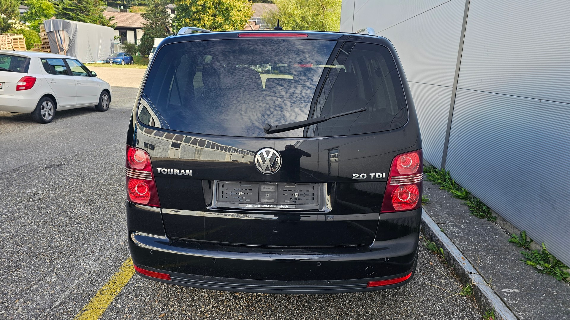 VW Touran 2.0 TDI Highline-image-4