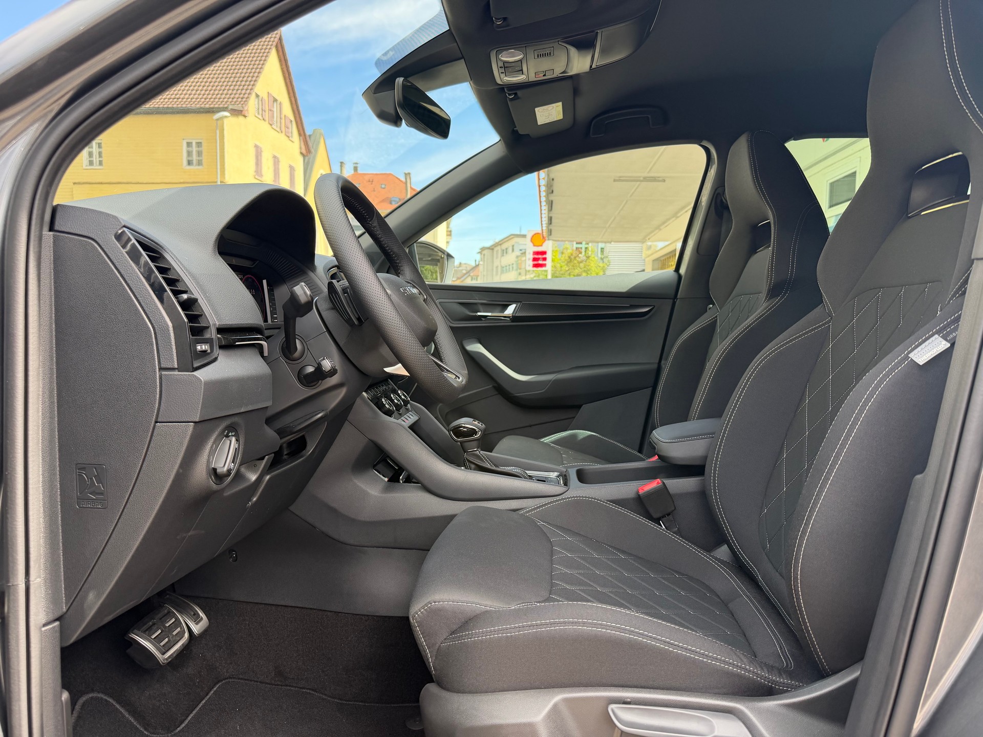 SKODA Karoq 2.0TSI SportL.4x4-image-7