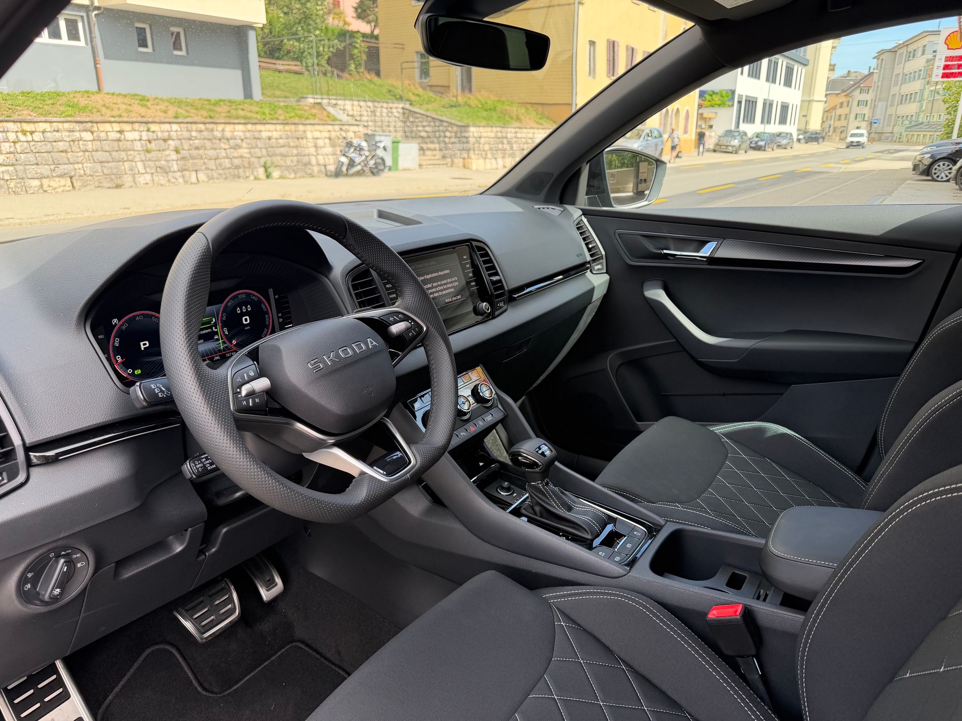 SKODA Karoq 2.0TSI SportL.4x4-image-8