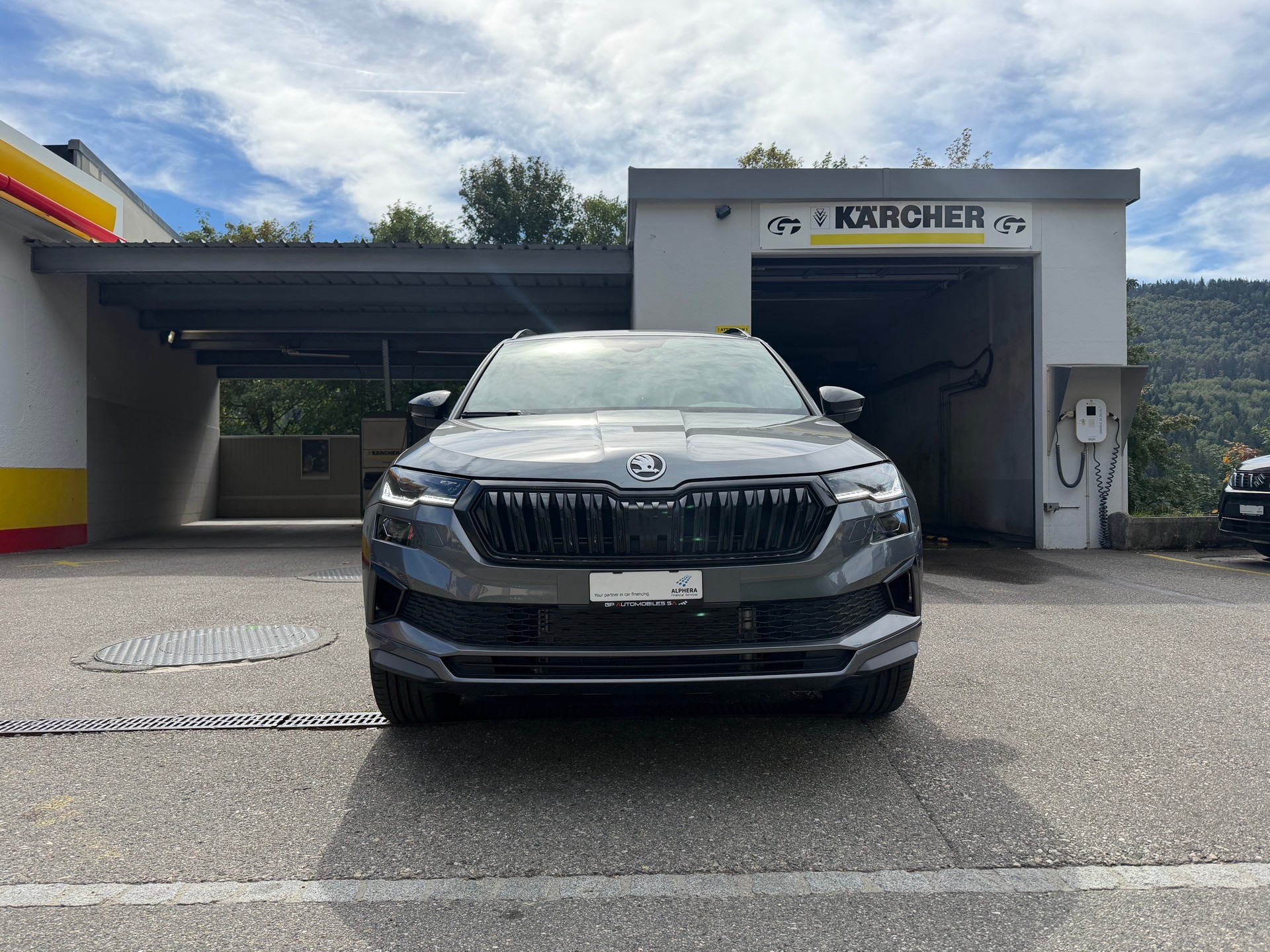 SKODA Karoq 2.0TSI SportL.4x4-image-1