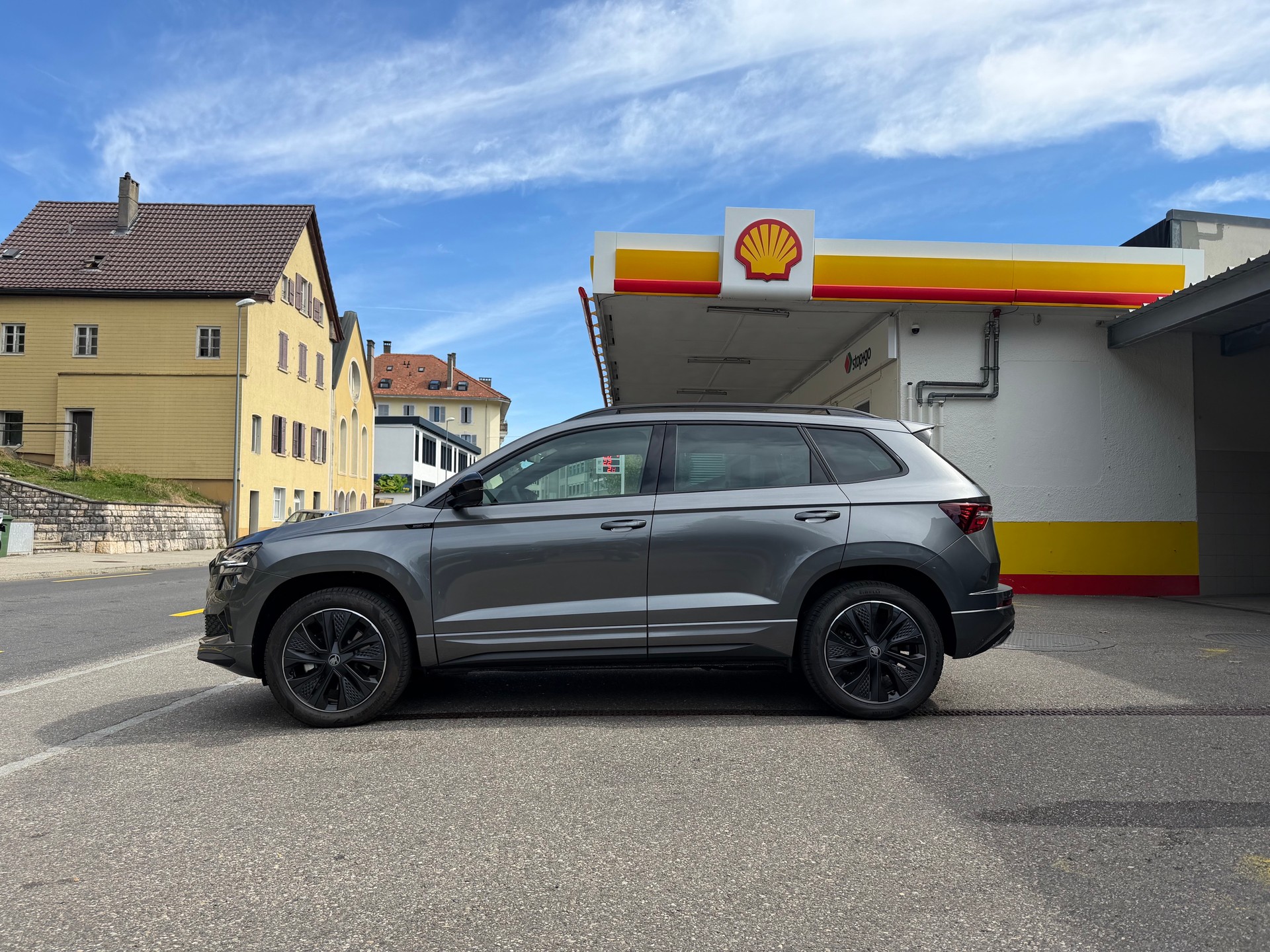 SKODA Karoq 2.0TSI SportL.4x4-image-2
