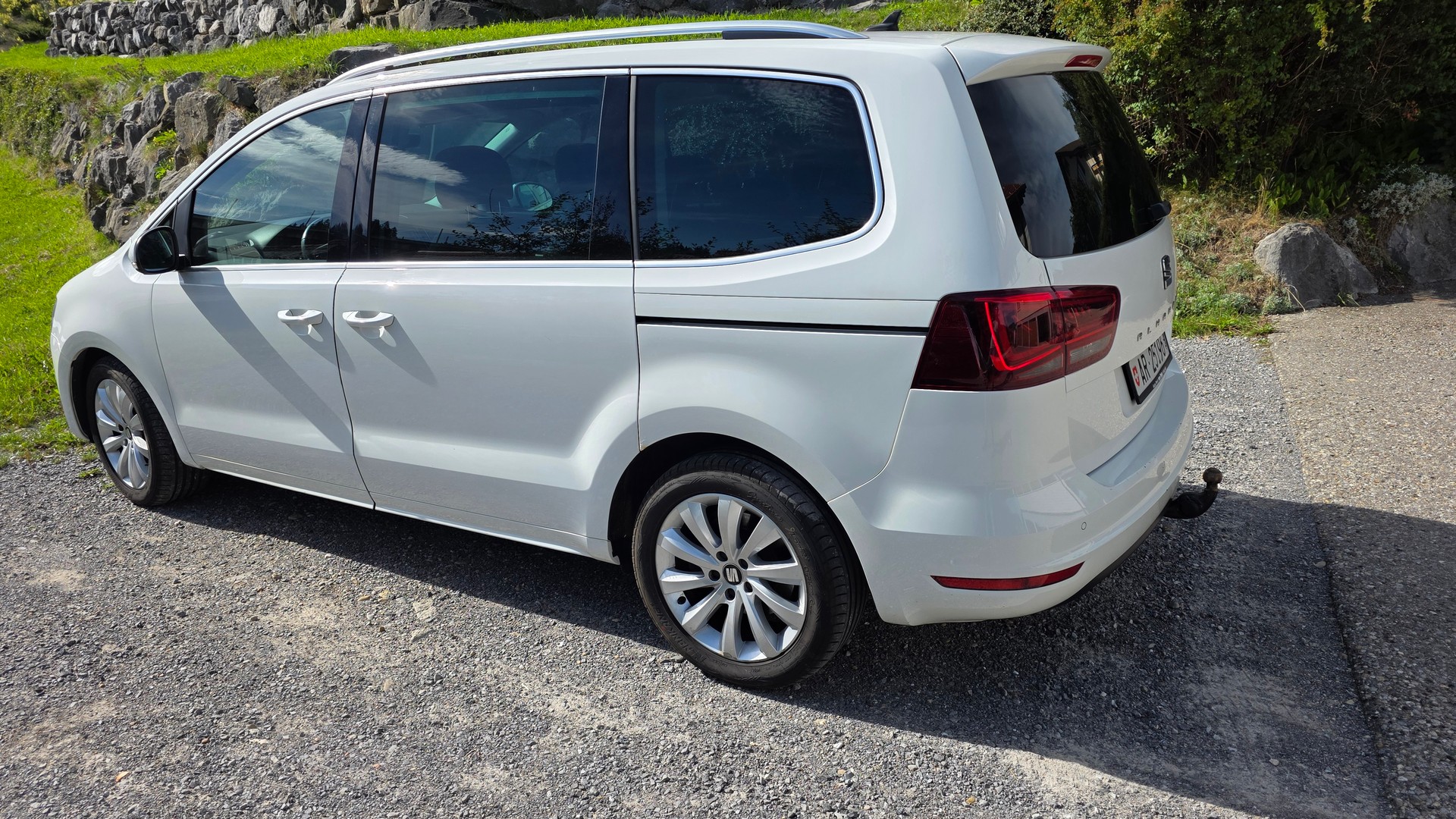 SEAT 2.0 TDI 150 Style Adv. 4x4 S/S aus 1 Hand Serviceheft vorhanden.-image-1