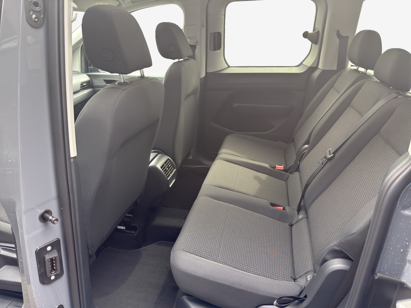 VW Caddy 2.0 TDI Liberty DSG-image-10