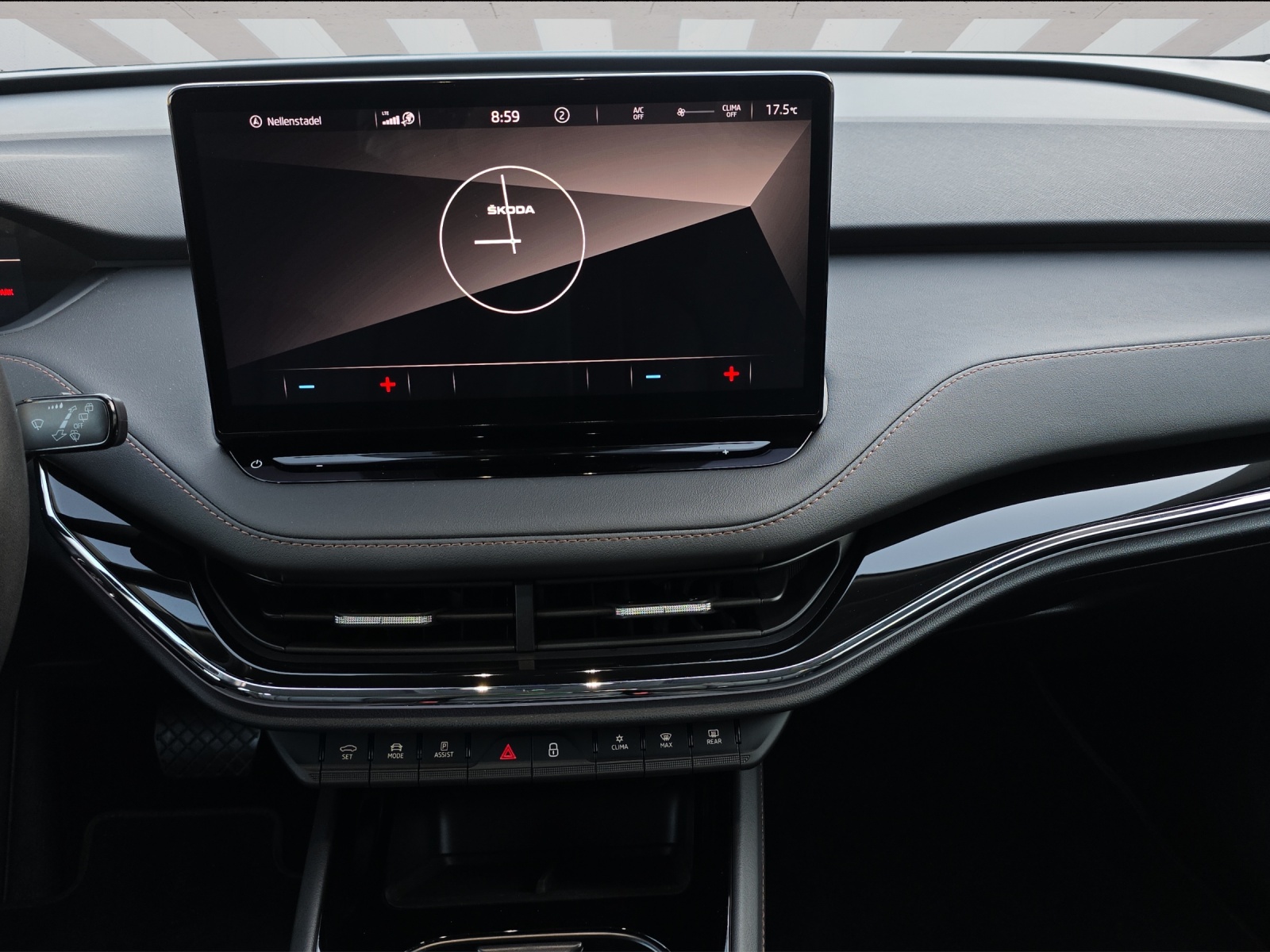 SKODA Enyaq iV 80-image-7
