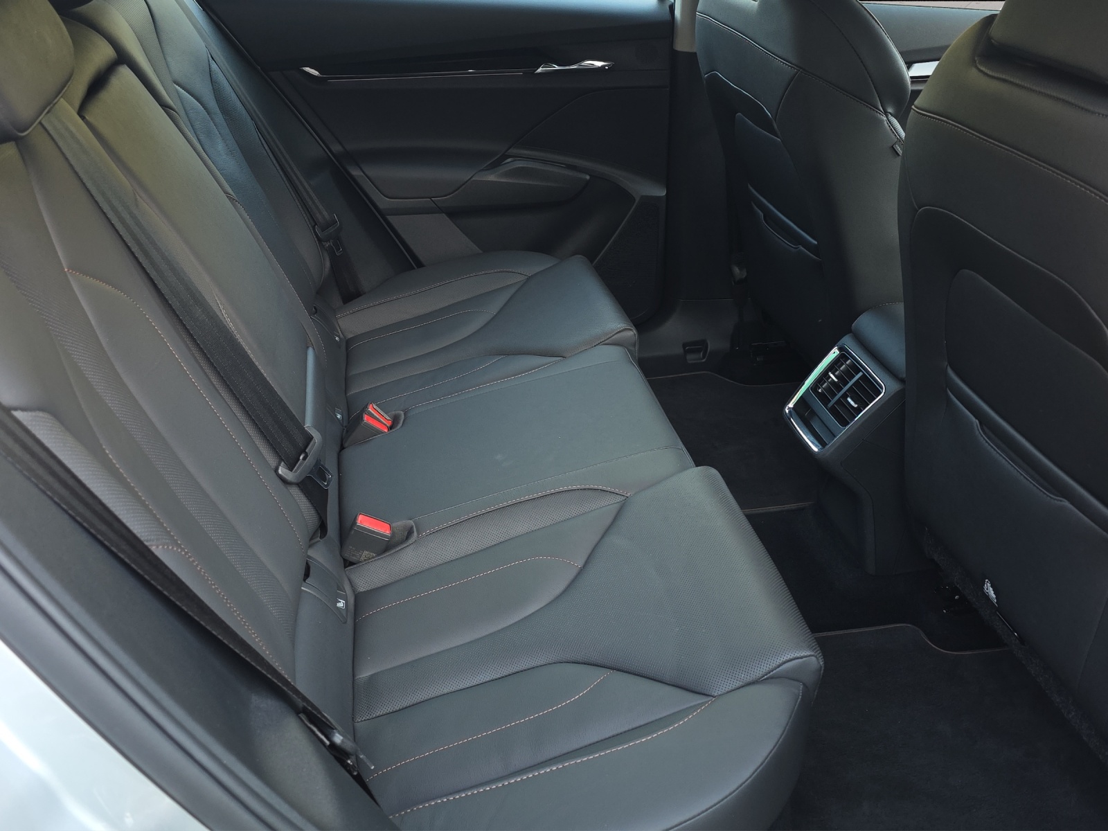 SKODA Enyaq iV 80-image-8