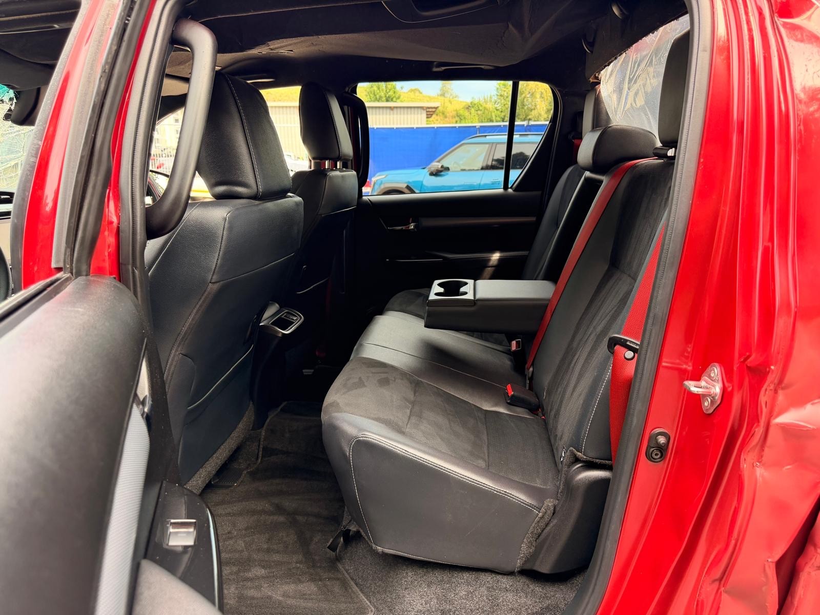 TOYOTA Hilux 2.8d GR Sport II Double Cab 4x4 A-image-9