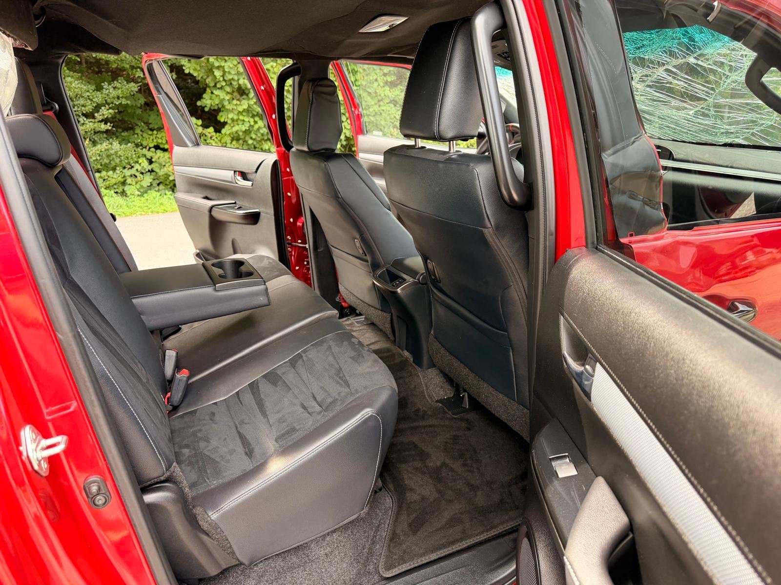 TOYOTA Hilux 2.8d GR Sport II Double Cab 4x4 A-image-11