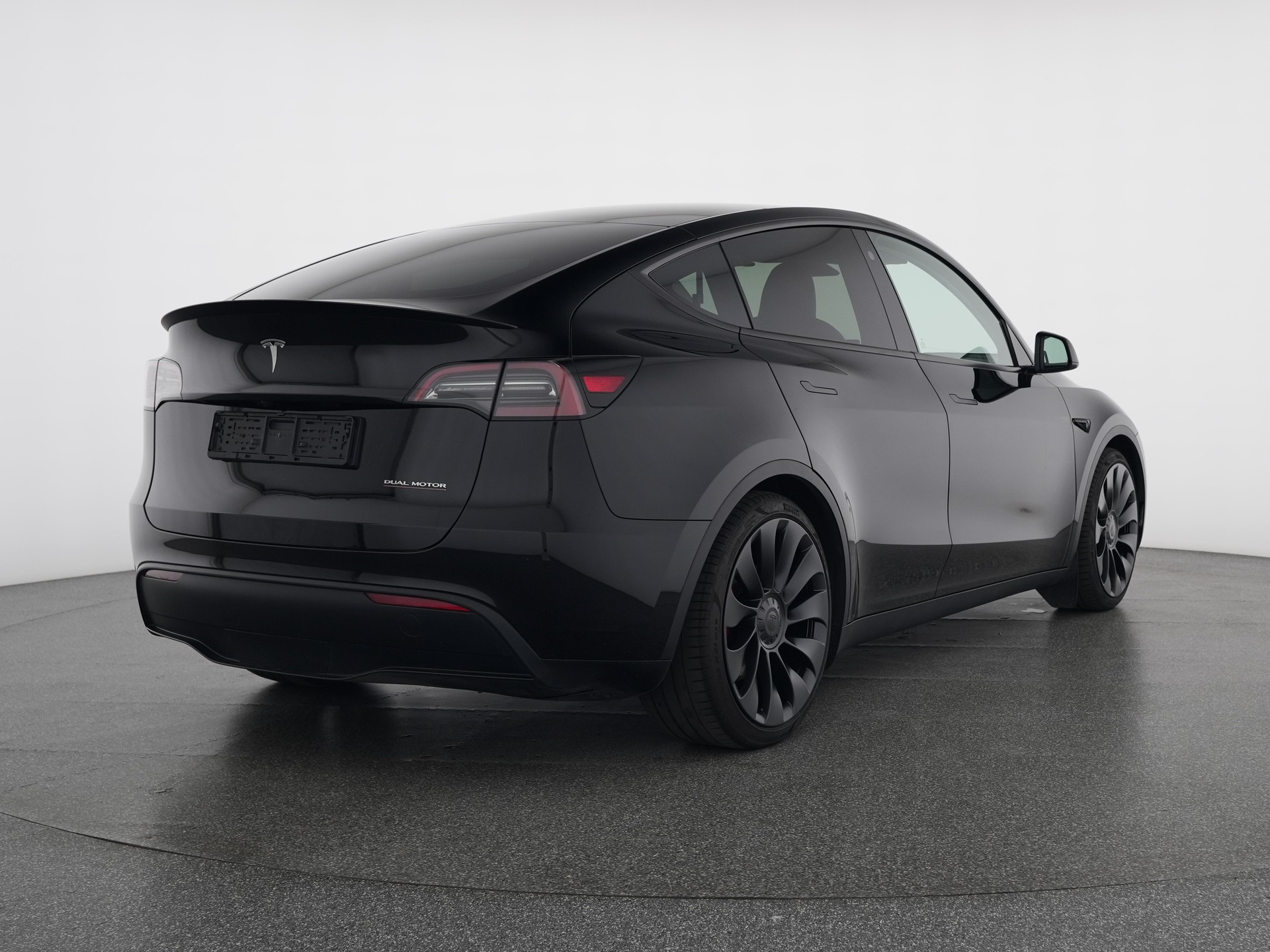 TESLA Model Y Performance-image-4