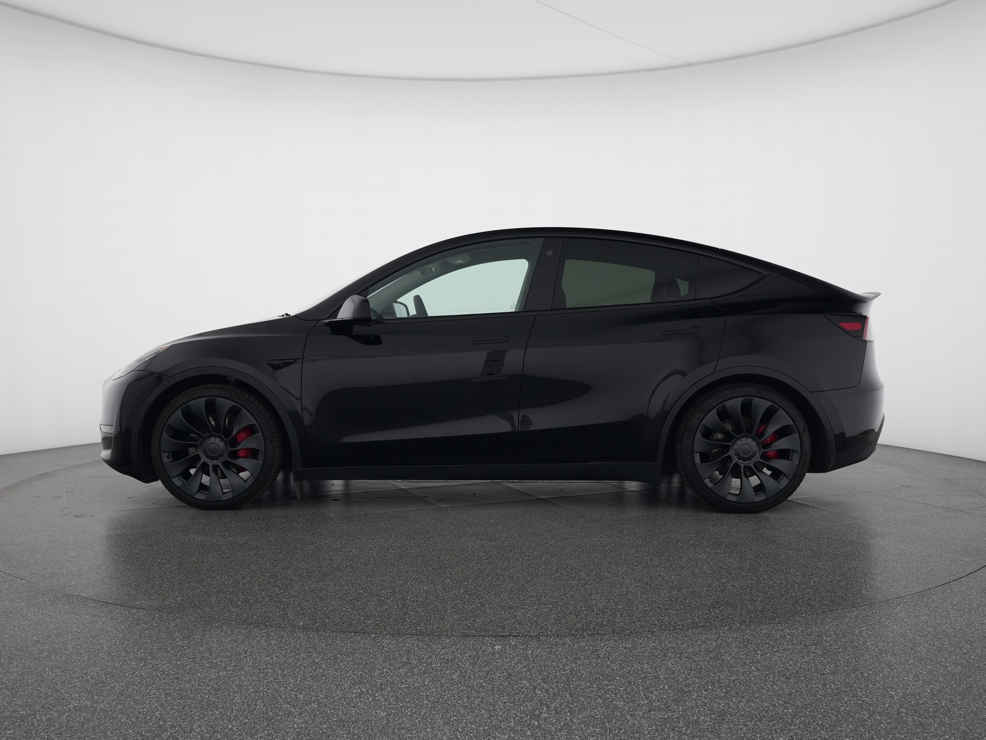 TESLA Model Y Performance-image-2