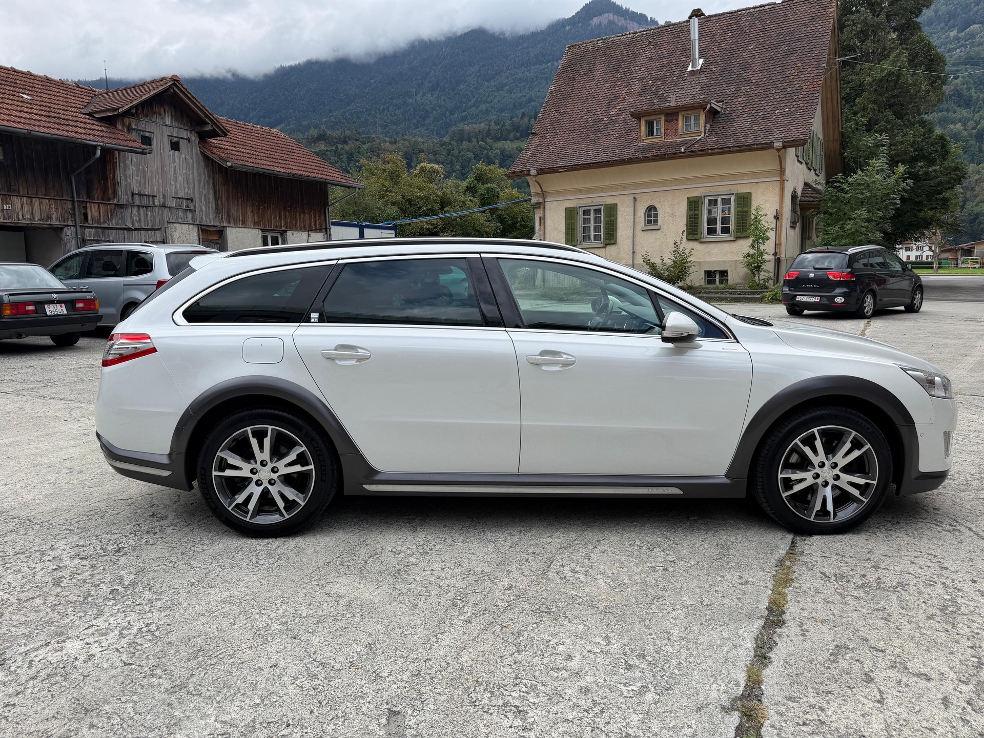 PEUGEOT 508 RXH 2.0 HDI Hybrid4 EGS6-image-4