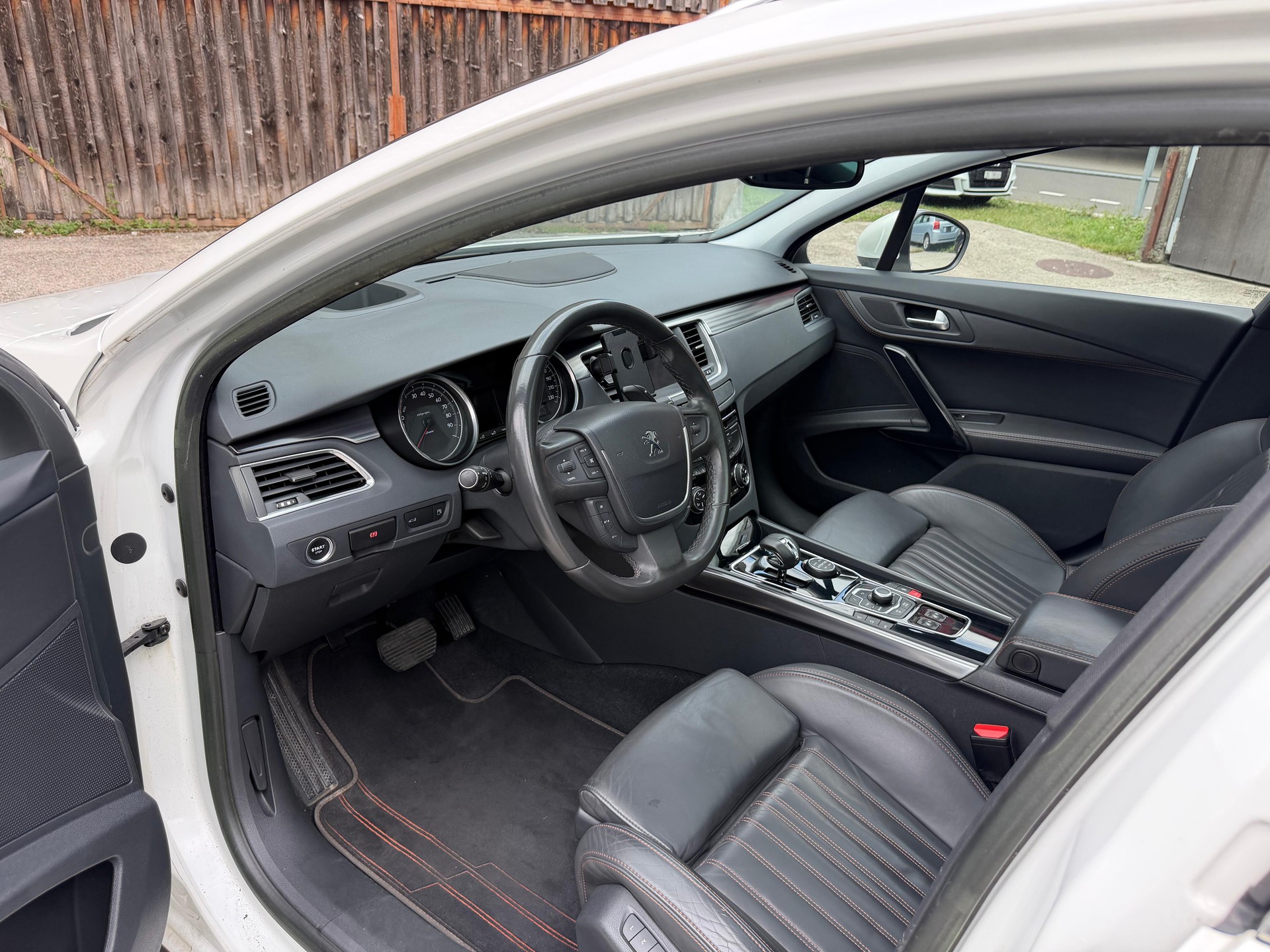 PEUGEOT 508 RXH 2.0 HDI Hybrid4 EGS6-image-8