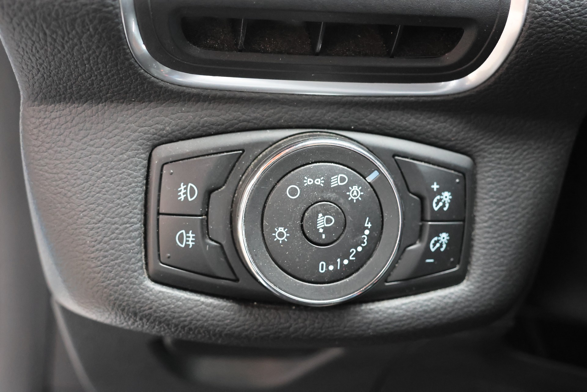 FORD Titanium S/S-image-14