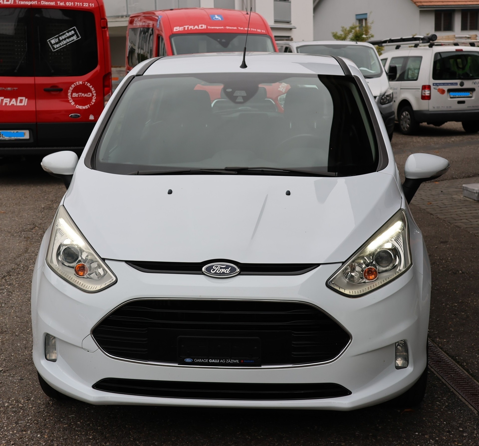 FORD Titanium S/S-showroom-element-1