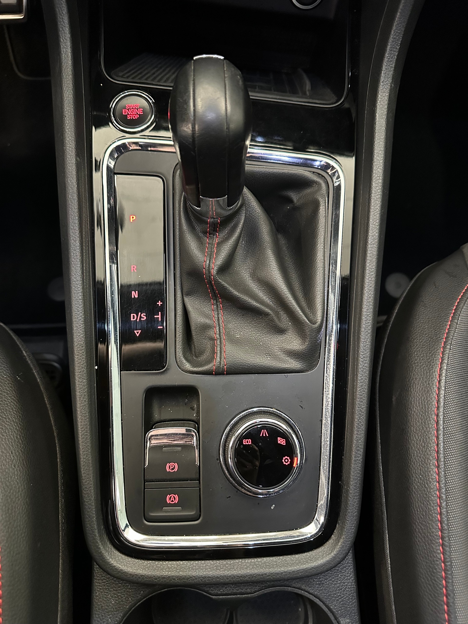 SEAT Ateca 1.4 TSI FR DSG-image-13