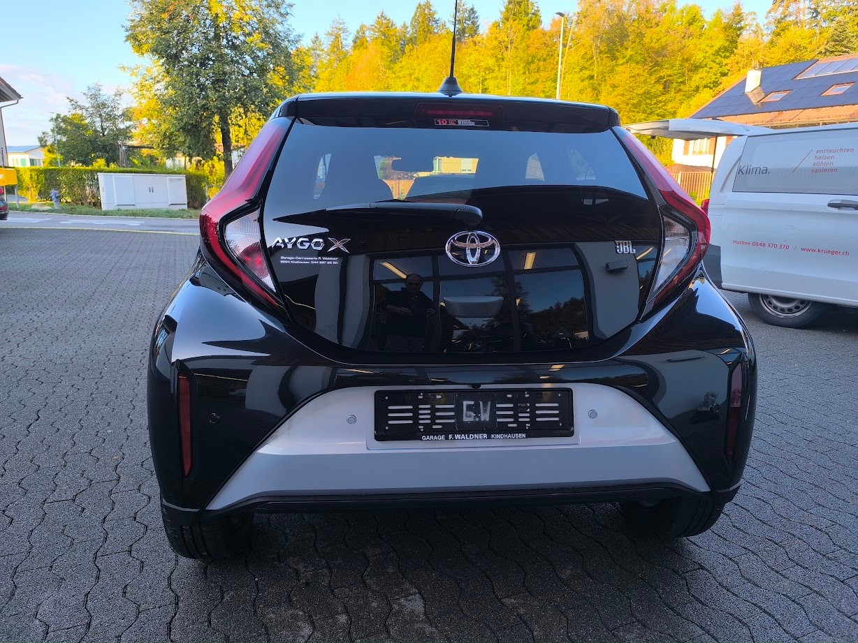 TOYOTA Aygo X 1.0 VVT-i JBL EditionCVT-image-2