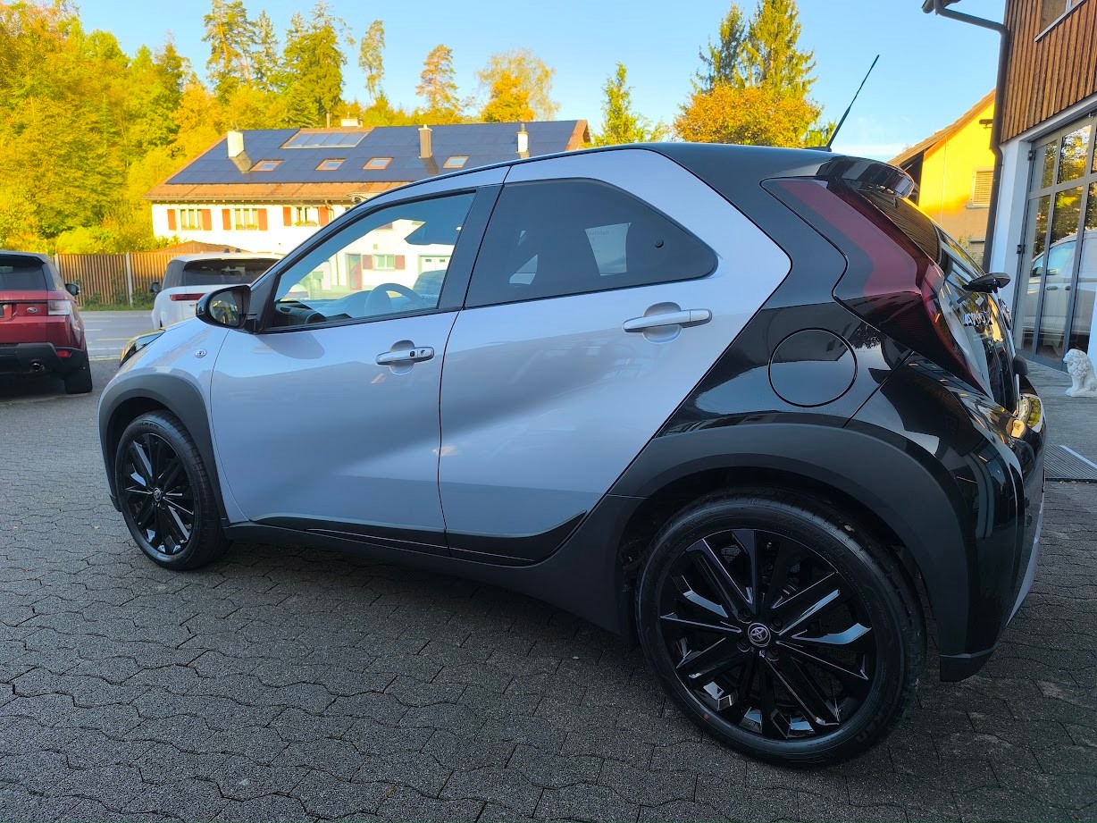 TOYOTA Aygo X 1.0 VVT-i JBL EditionCVT-image-1