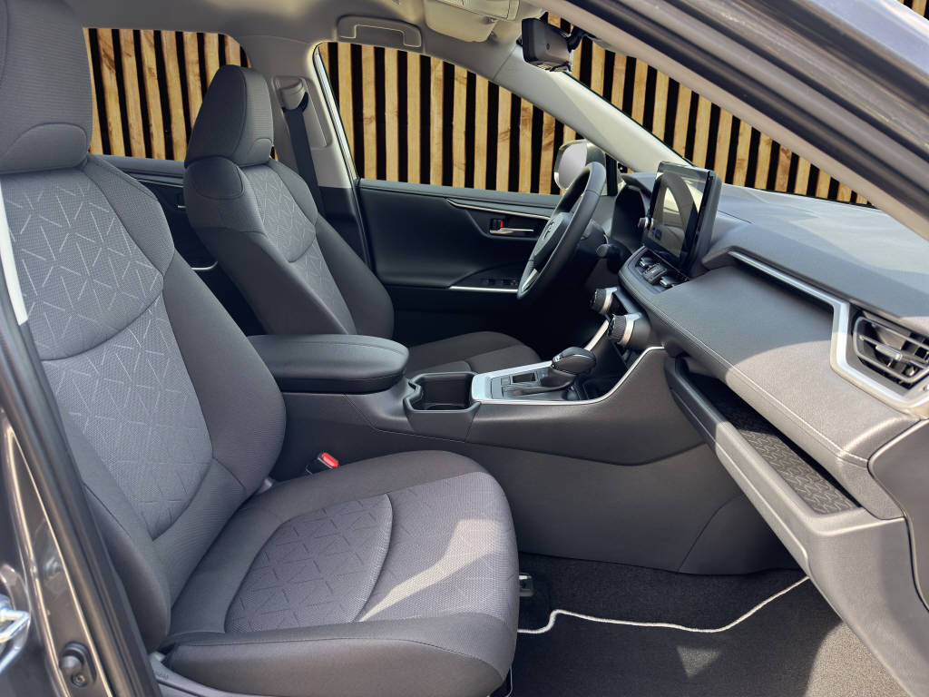 TOYOTA RAV-4 2.5 HEV Trend-image-4
