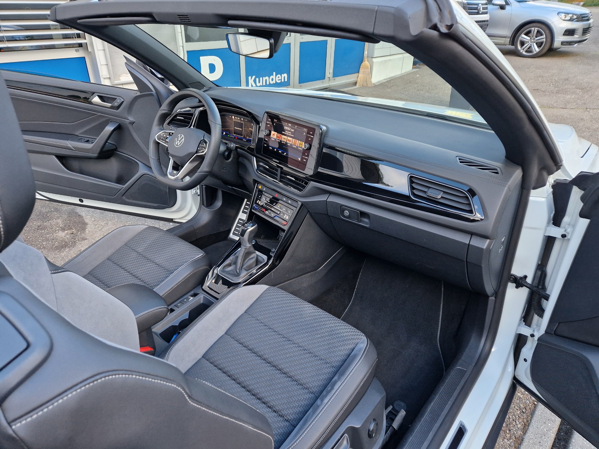 VW T-Roc Cabriolet 1.5 TSI EVO R-Line DSG-image-15