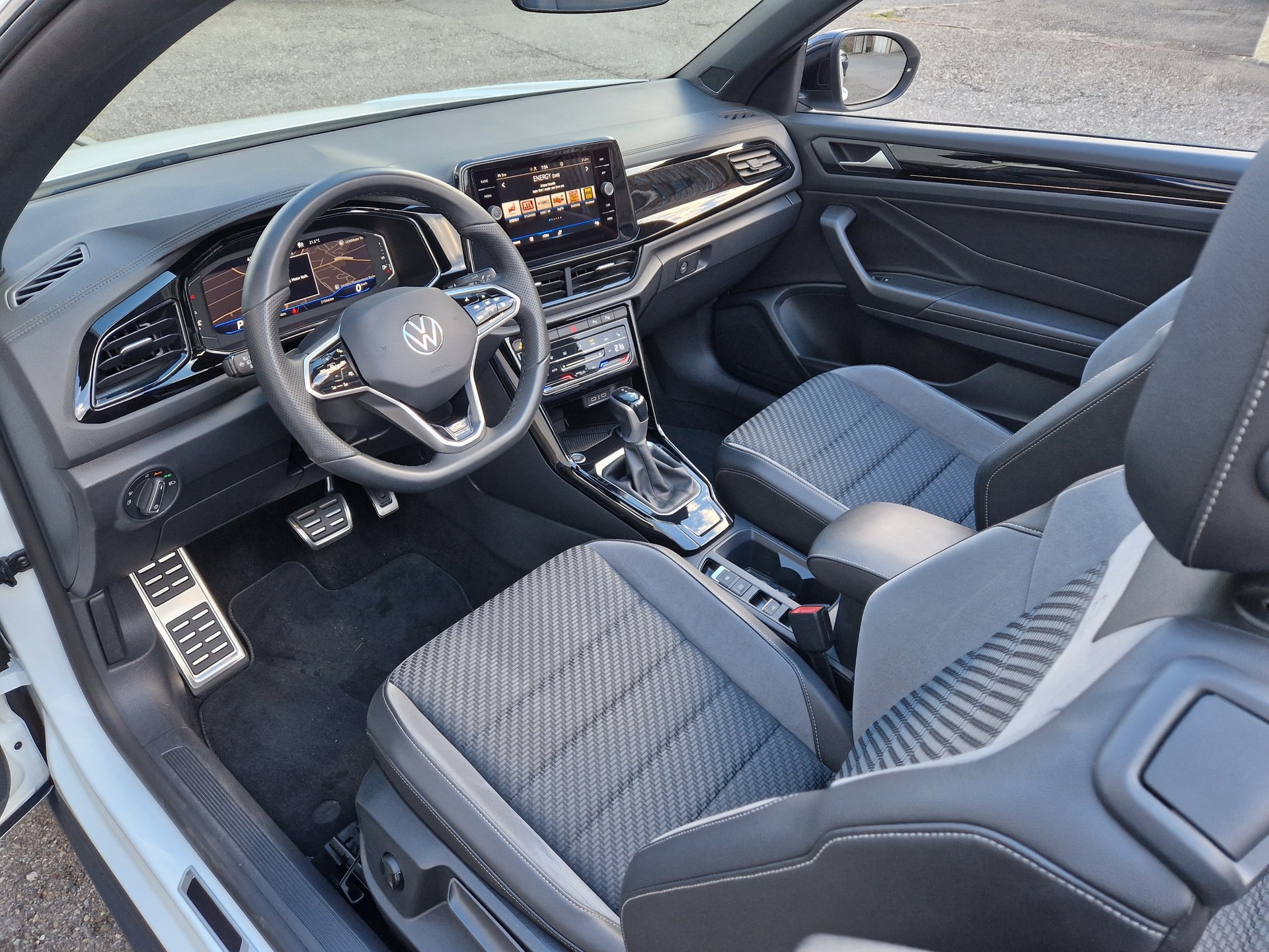 VW T-Roc Cabriolet 1.5 TSI EVO R-Line DSG-image-13