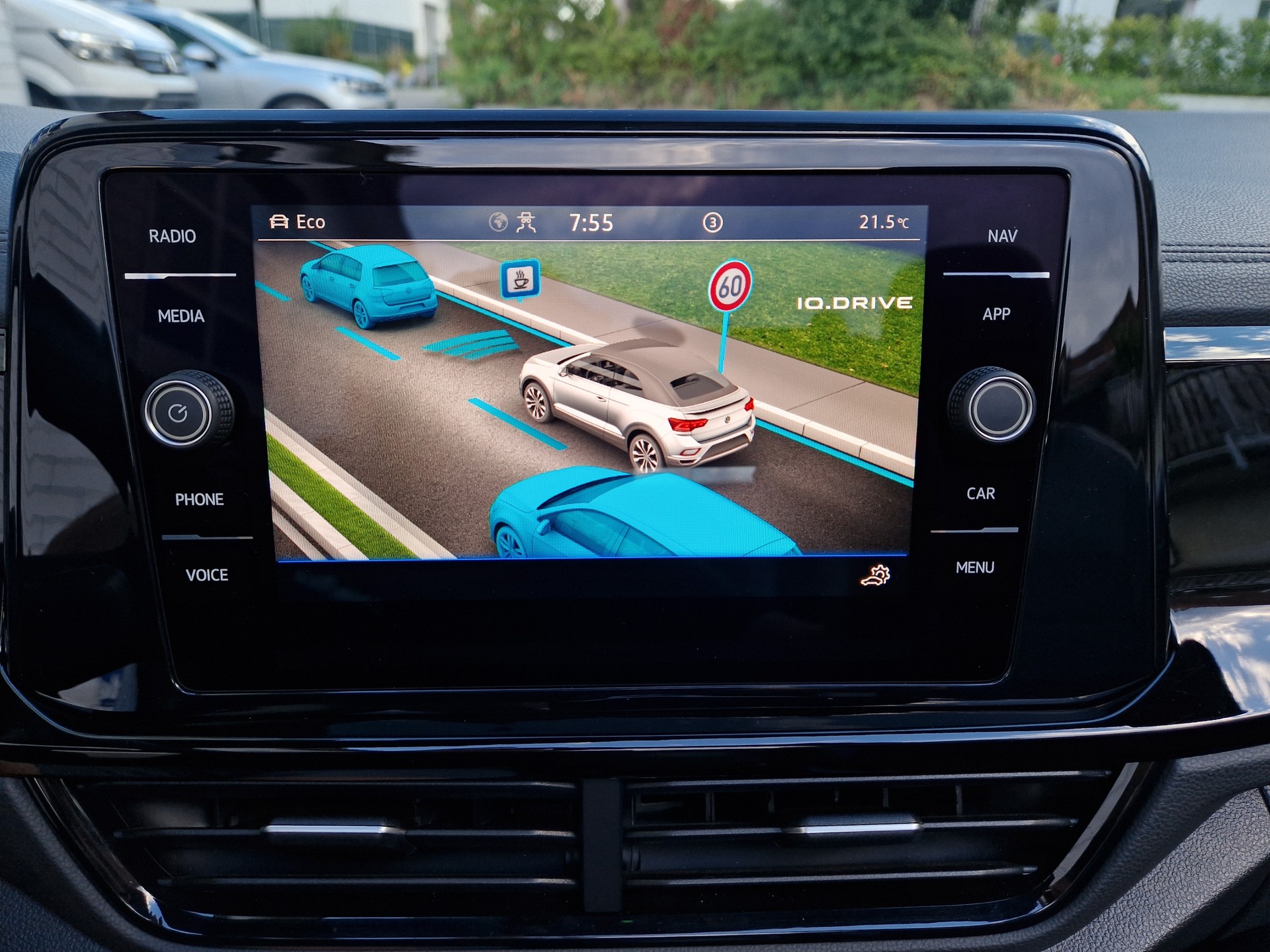 VW T-Roc Cabriolet 1.5 TSI EVO R-Line DSG-image-11