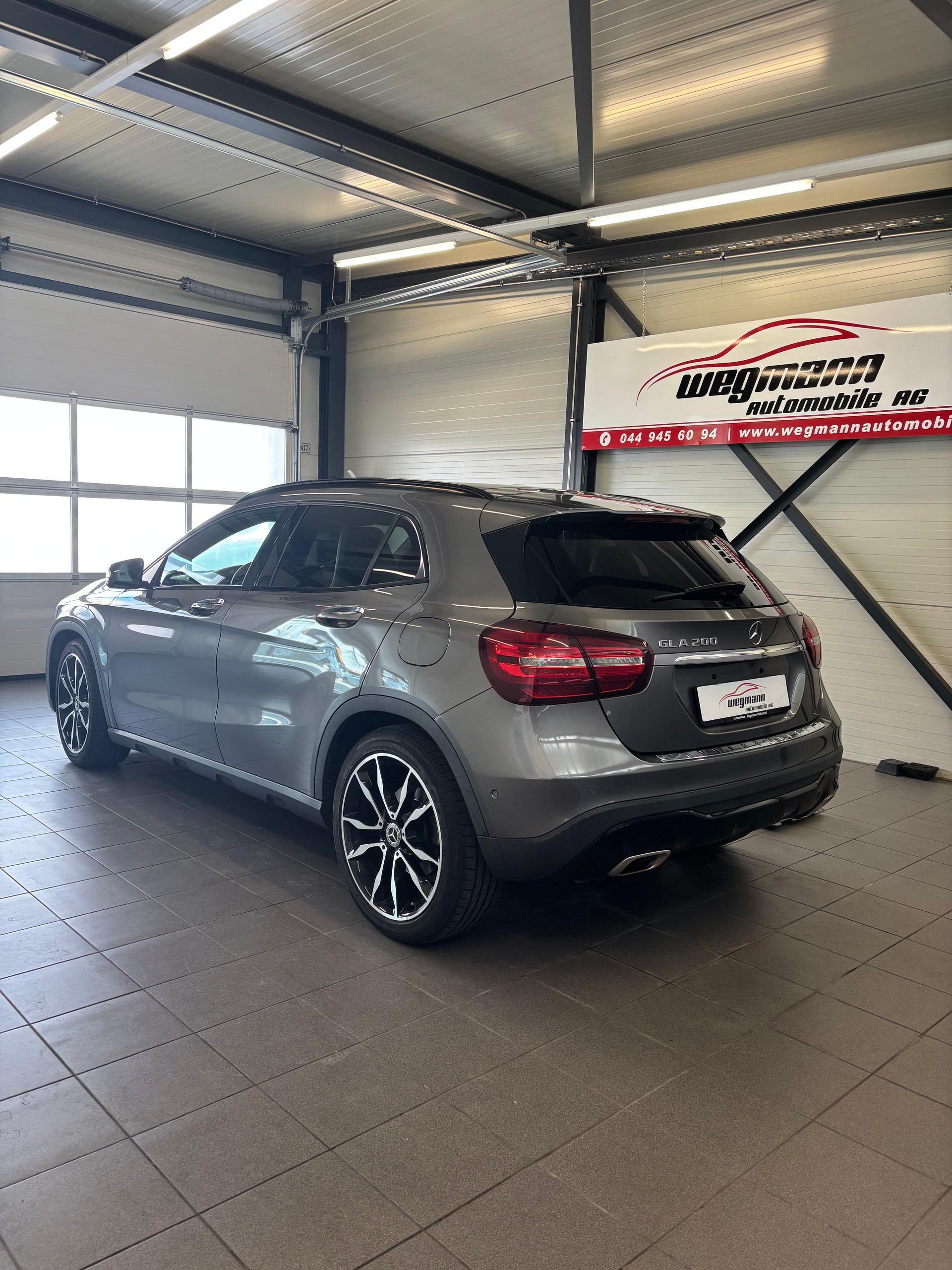 MERCEDES-BENZ GLA 200 Urban 7G-DCT-image-5
