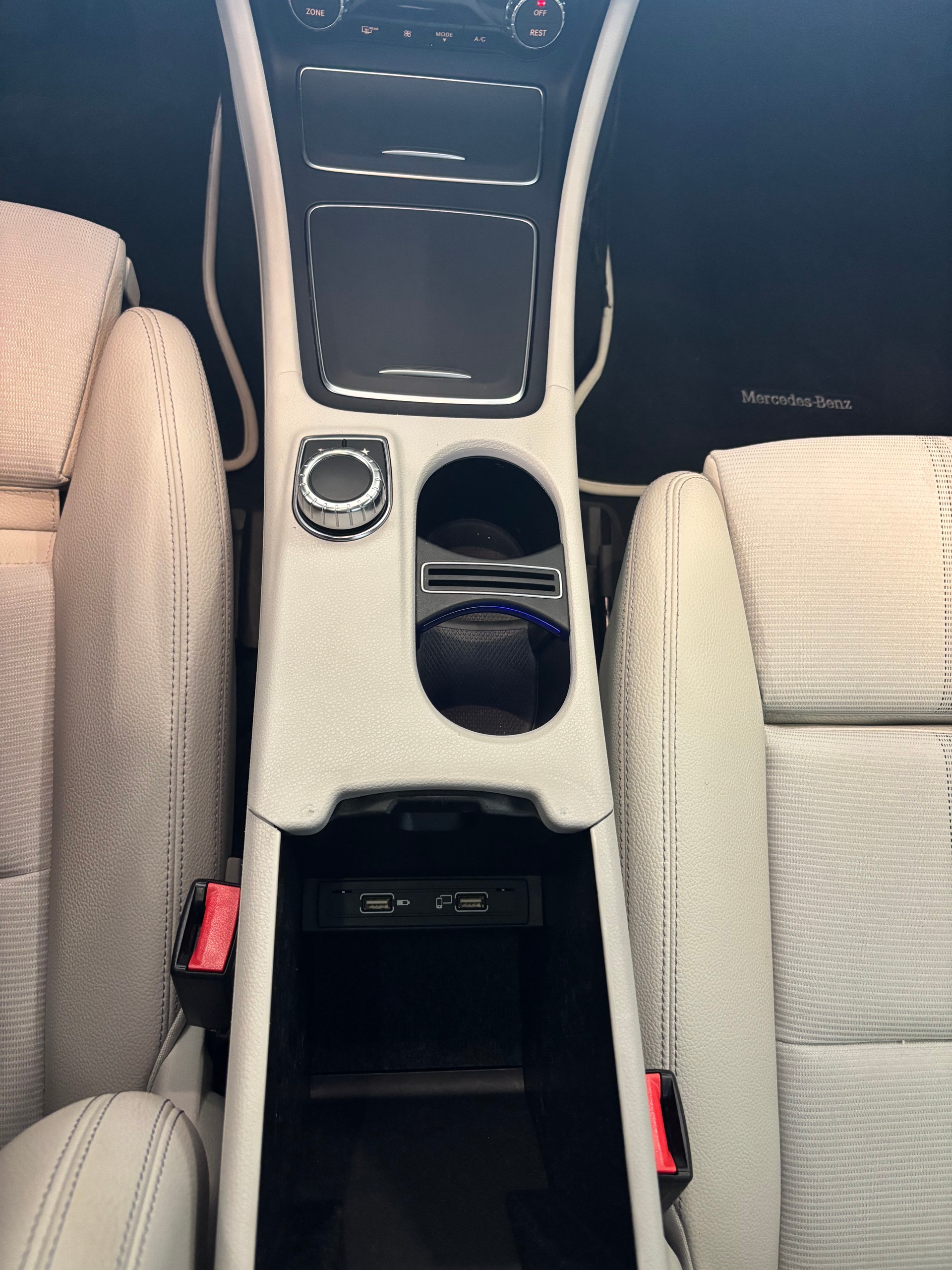 MERCEDES-BENZ GLA 200 Urban 7G-DCT-image-11
