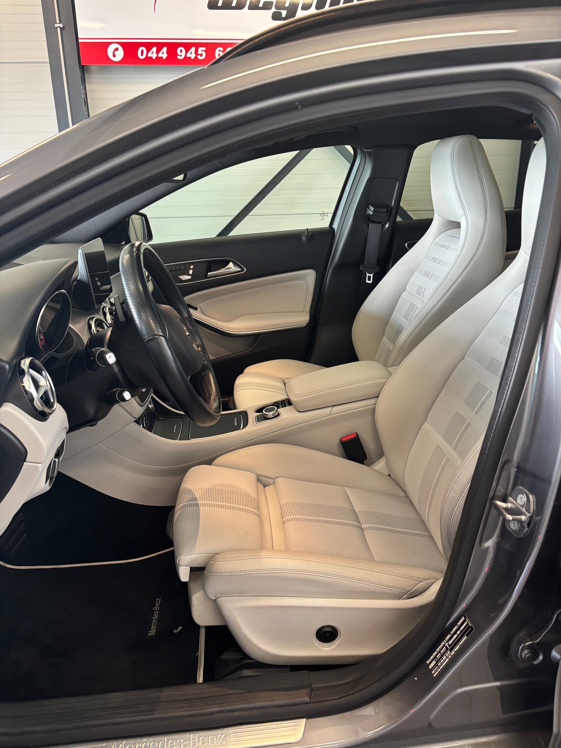 MERCEDES-BENZ GLA 200 Urban 7G-DCT-image-7