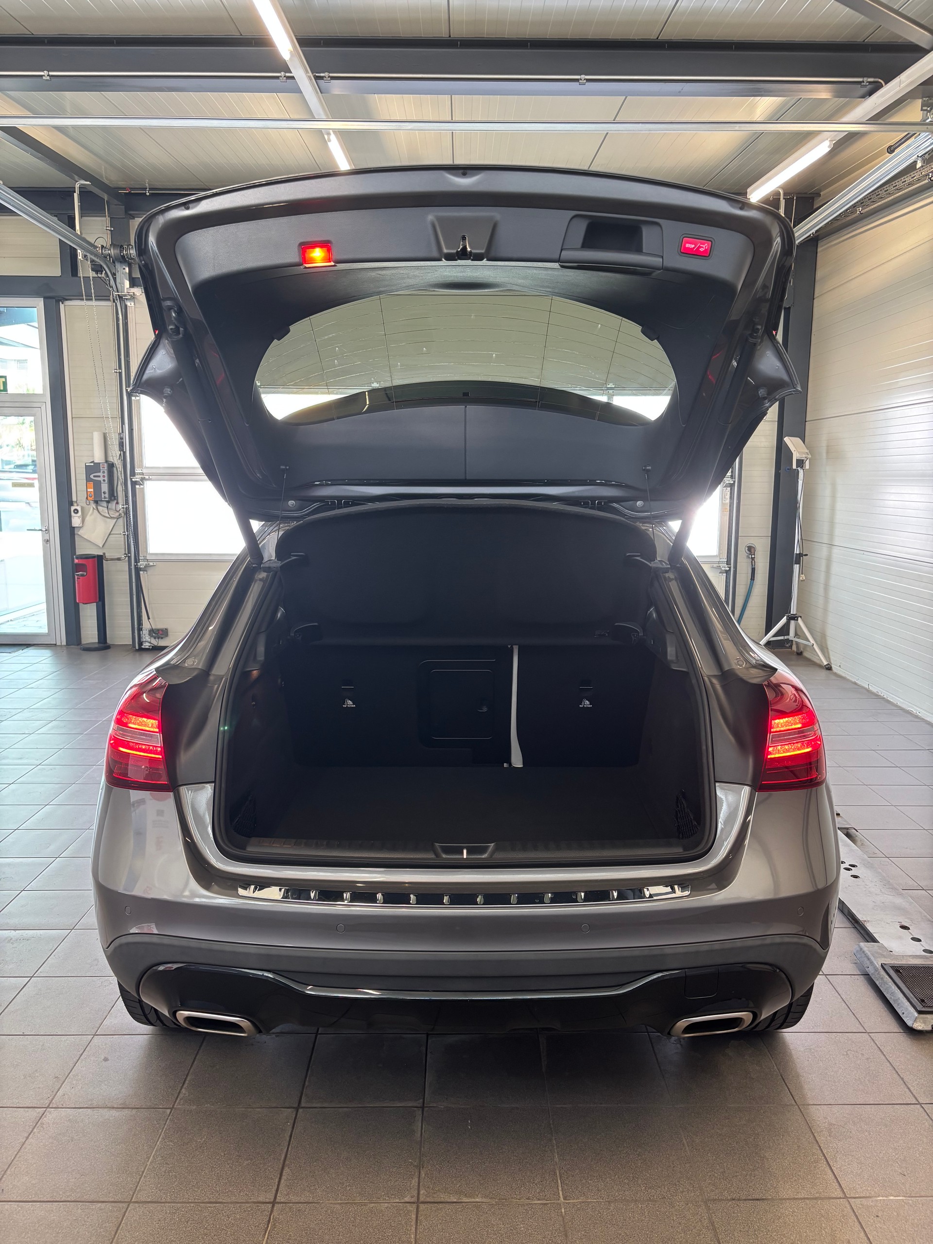 MERCEDES-BENZ GLA 200 Urban 7G-DCT-image-14