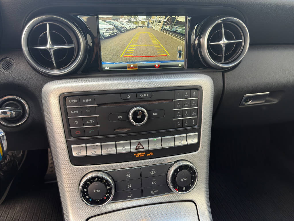 MERCEDES-BENZ SLC 200 Cabriolet-image-9