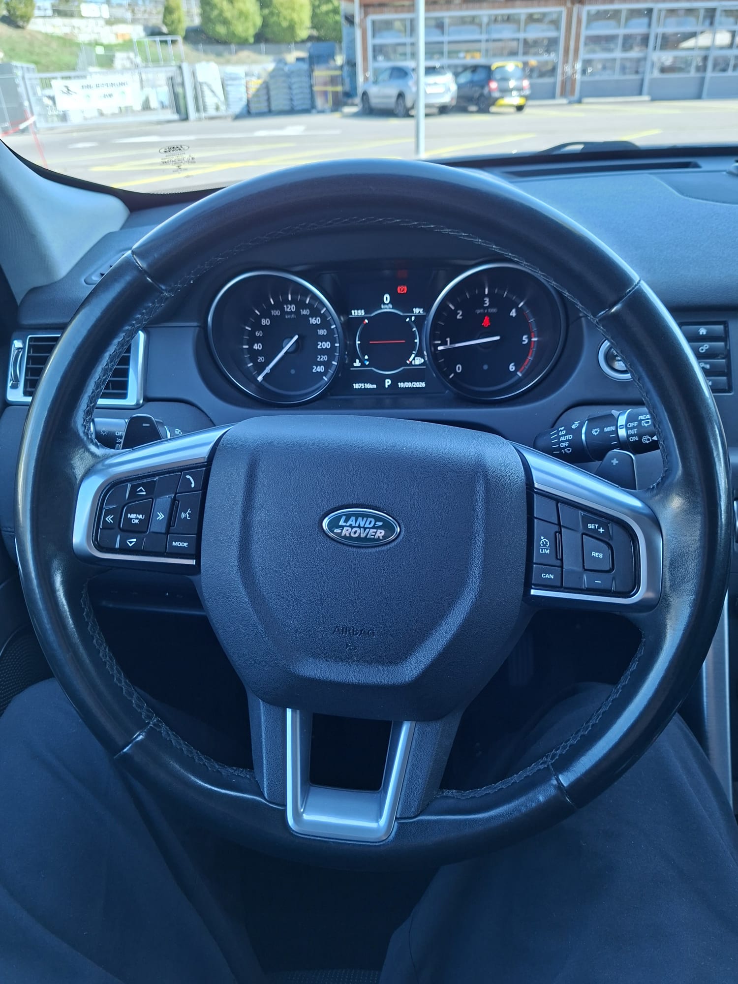 LAND ROVER 2.0 TD4 180 HSE Luxury-image-5