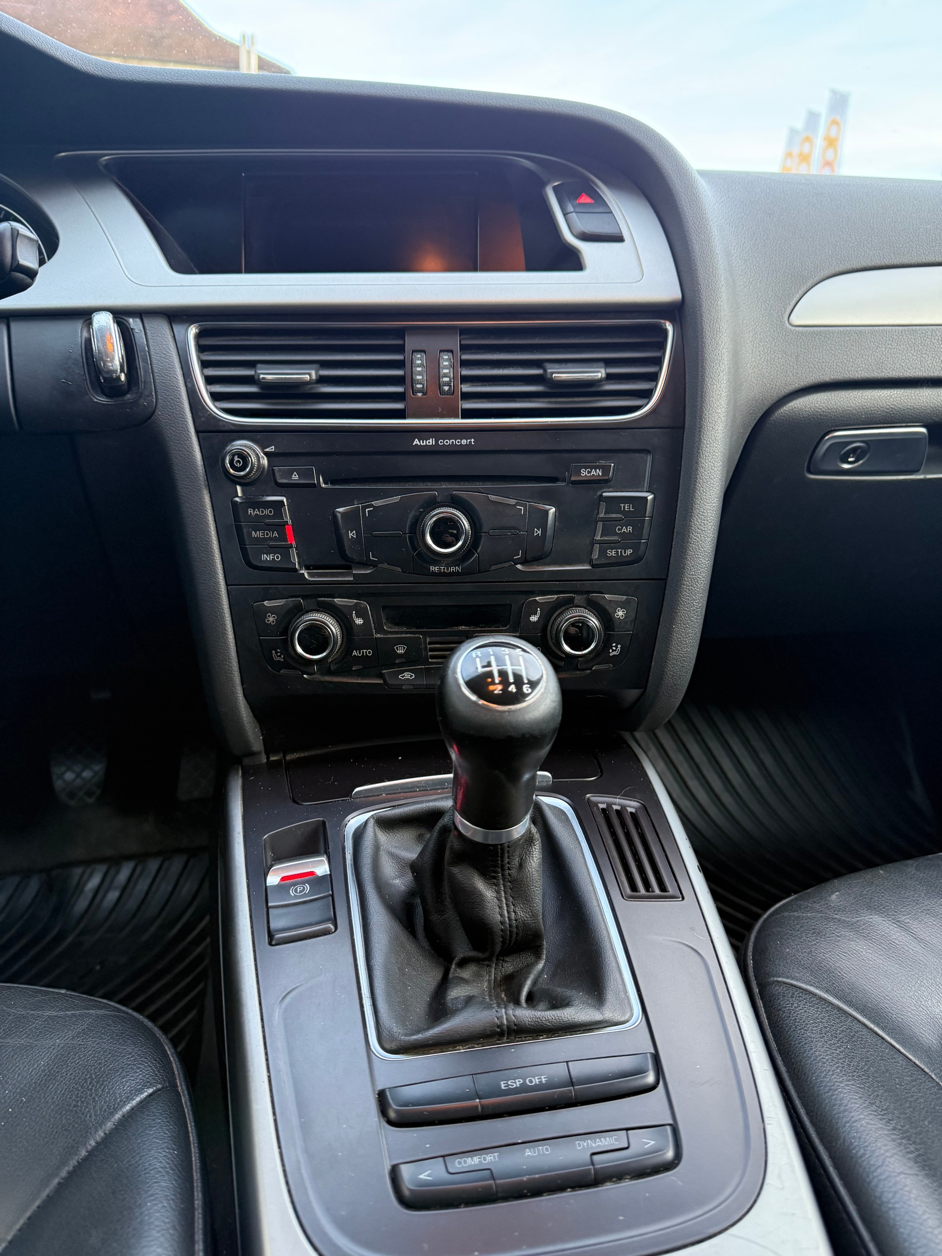AUDI A4 Avant 3.0 TDI quattro-image-5