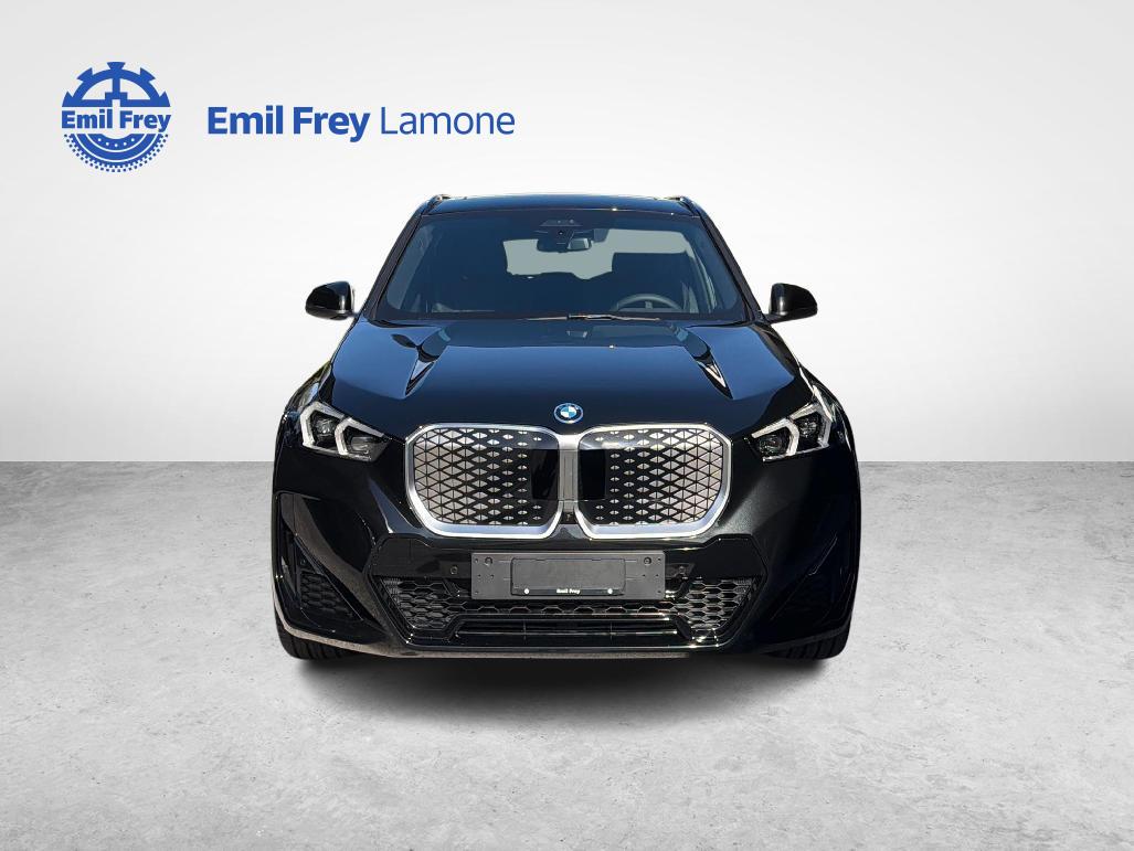 BMW iX1 30 xDrive-image-7