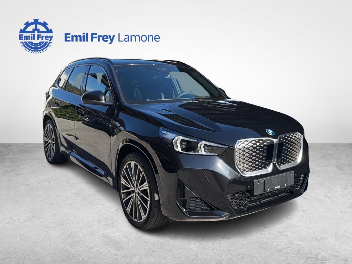 BMW iX1 30 xDrive-image-6