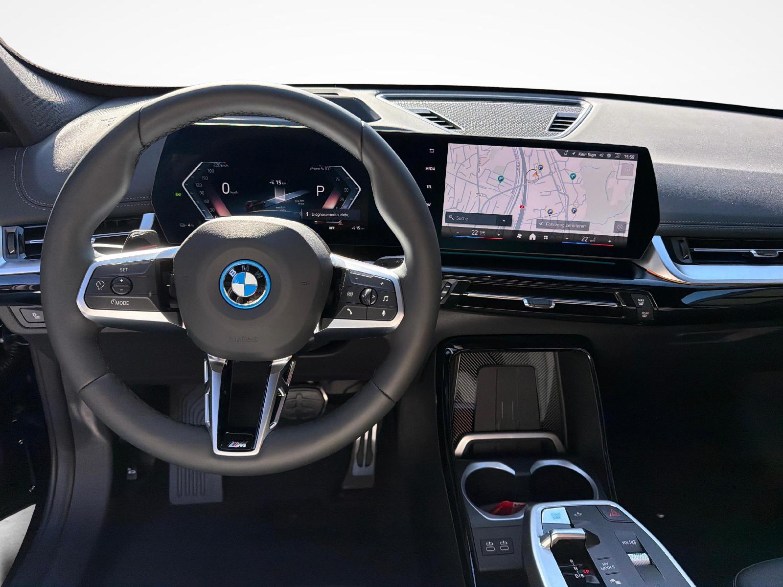 BMW iX1 30 xDrive-image-11