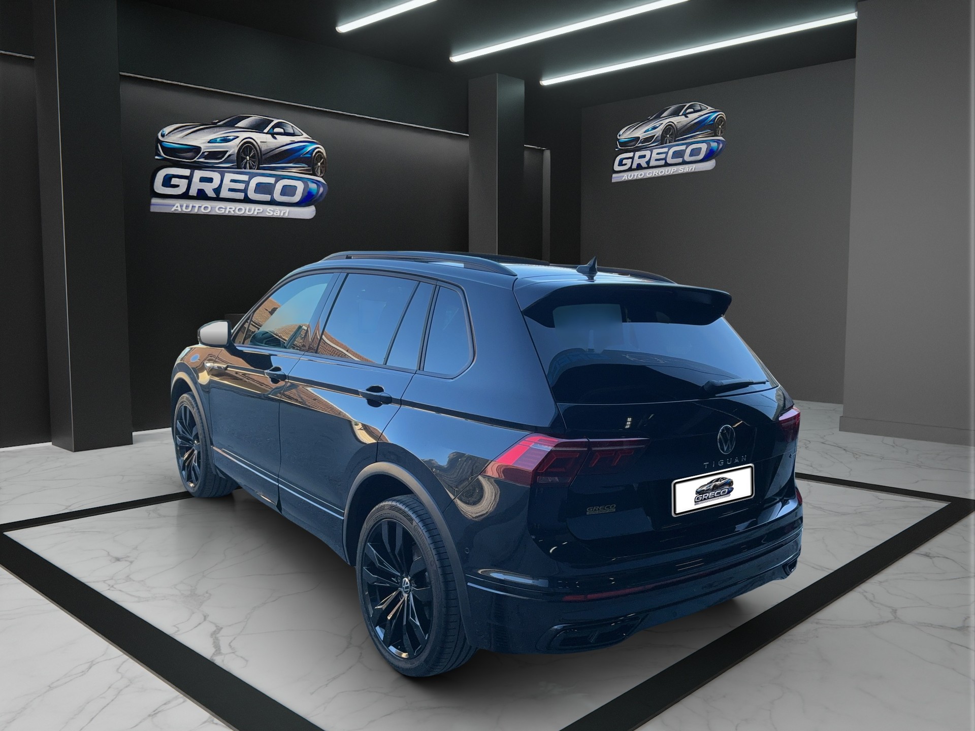 VW Tiguan 2.0TSI R-Line 4Motion DSG Black line-image-3