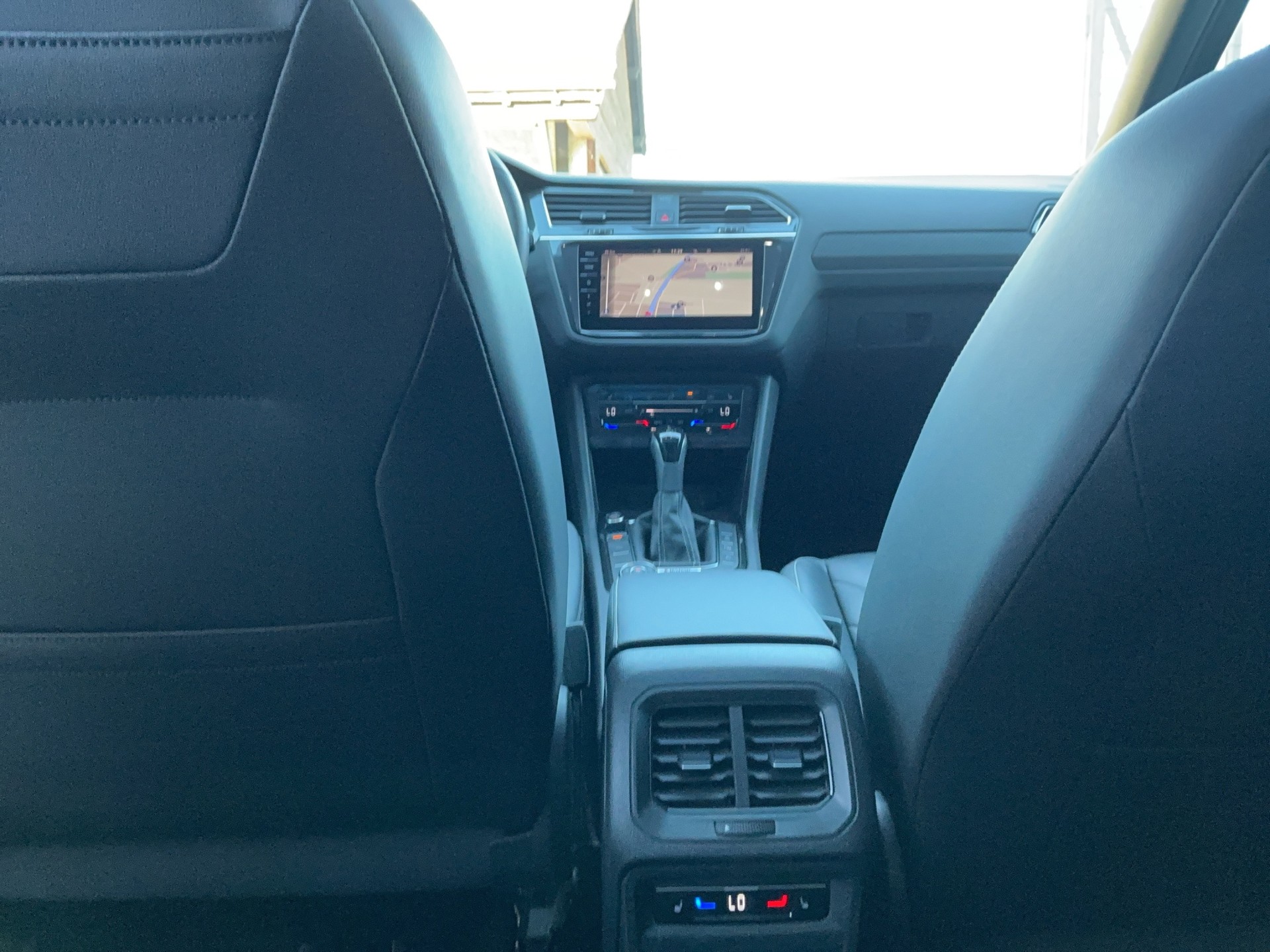 VW Tiguan 2.0TSI R-Line 4Motion DSG Black line-image-14