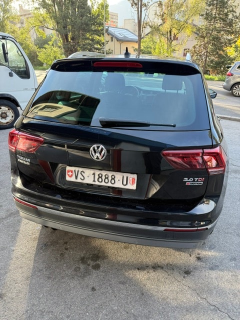 VW Tiguan 2.0 TDI SCR Comfortline 4Motion DSG-image-4
