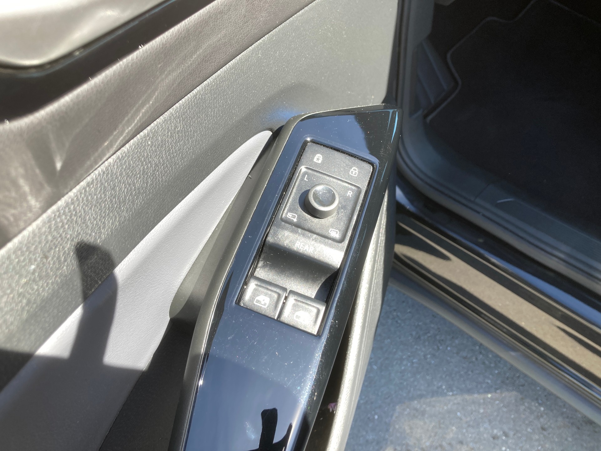 VW ID.4 Pro 77 kWh 4Motion-image-9