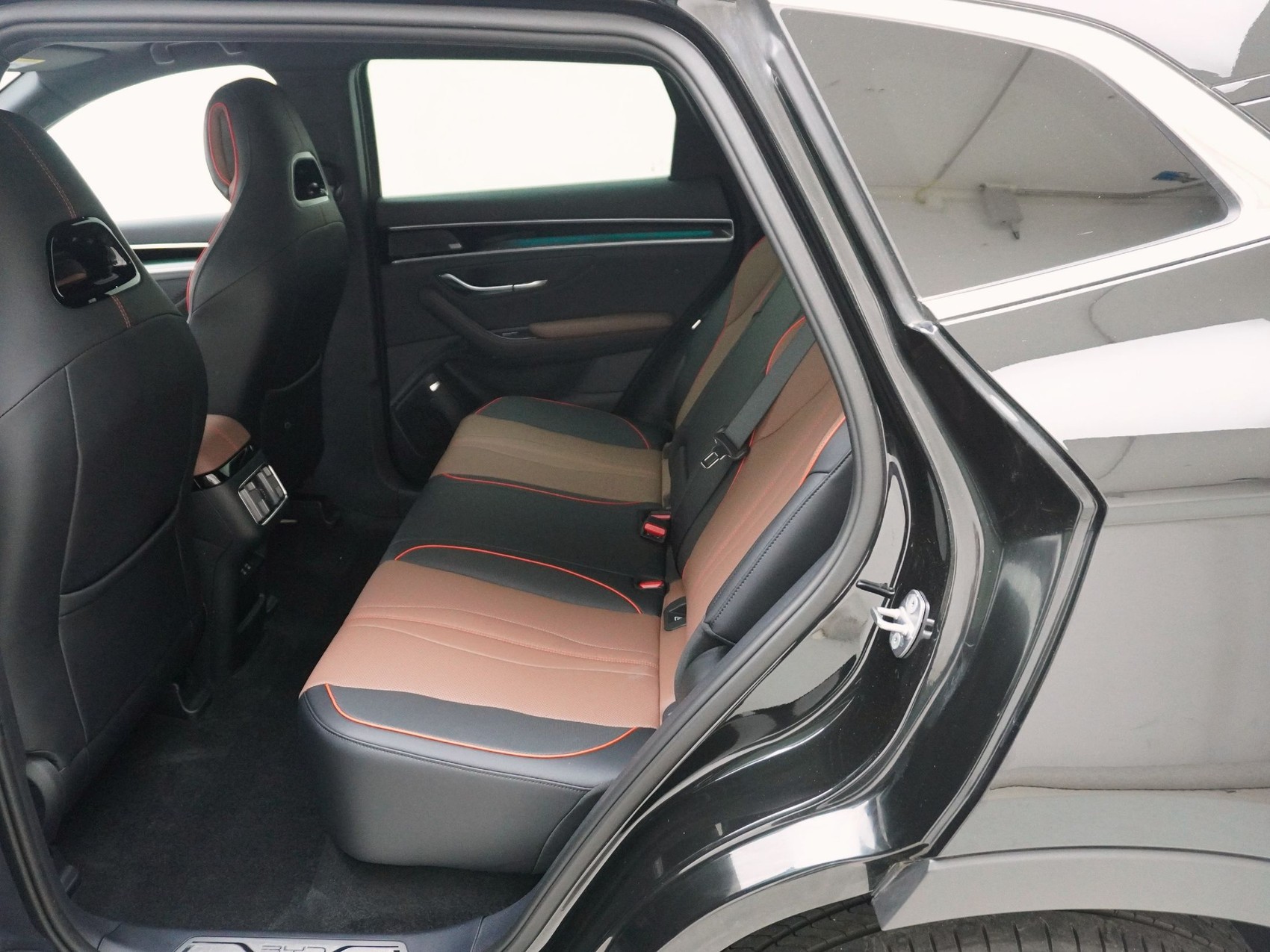 BYD Seal U DM-i Design AWD-image-11