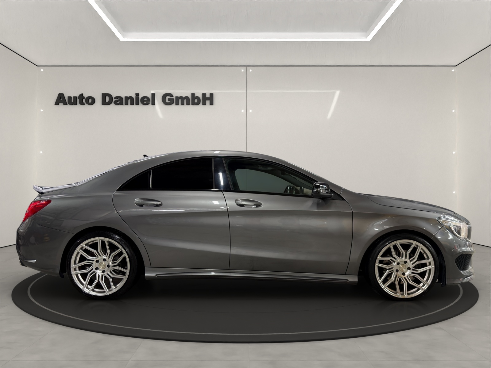 MERCEDES-BENZ CLA 250 7G-DCT 4Matic-image-4