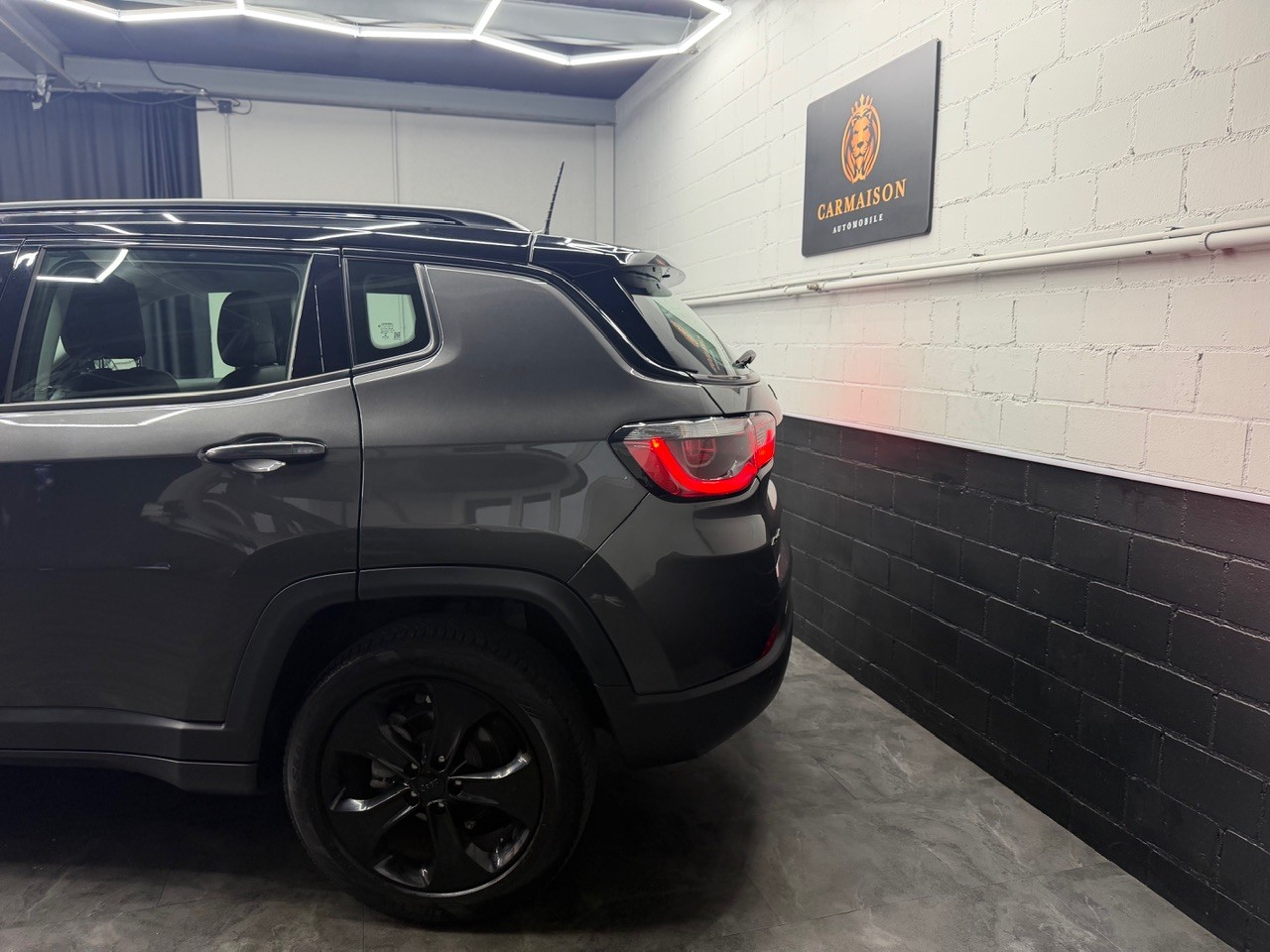 JEEP Compass 2.0CRD Limited AWD 9ATX | CH-Auto | Rückfahrkamera | Dachreling | DAB-Radio-image-3